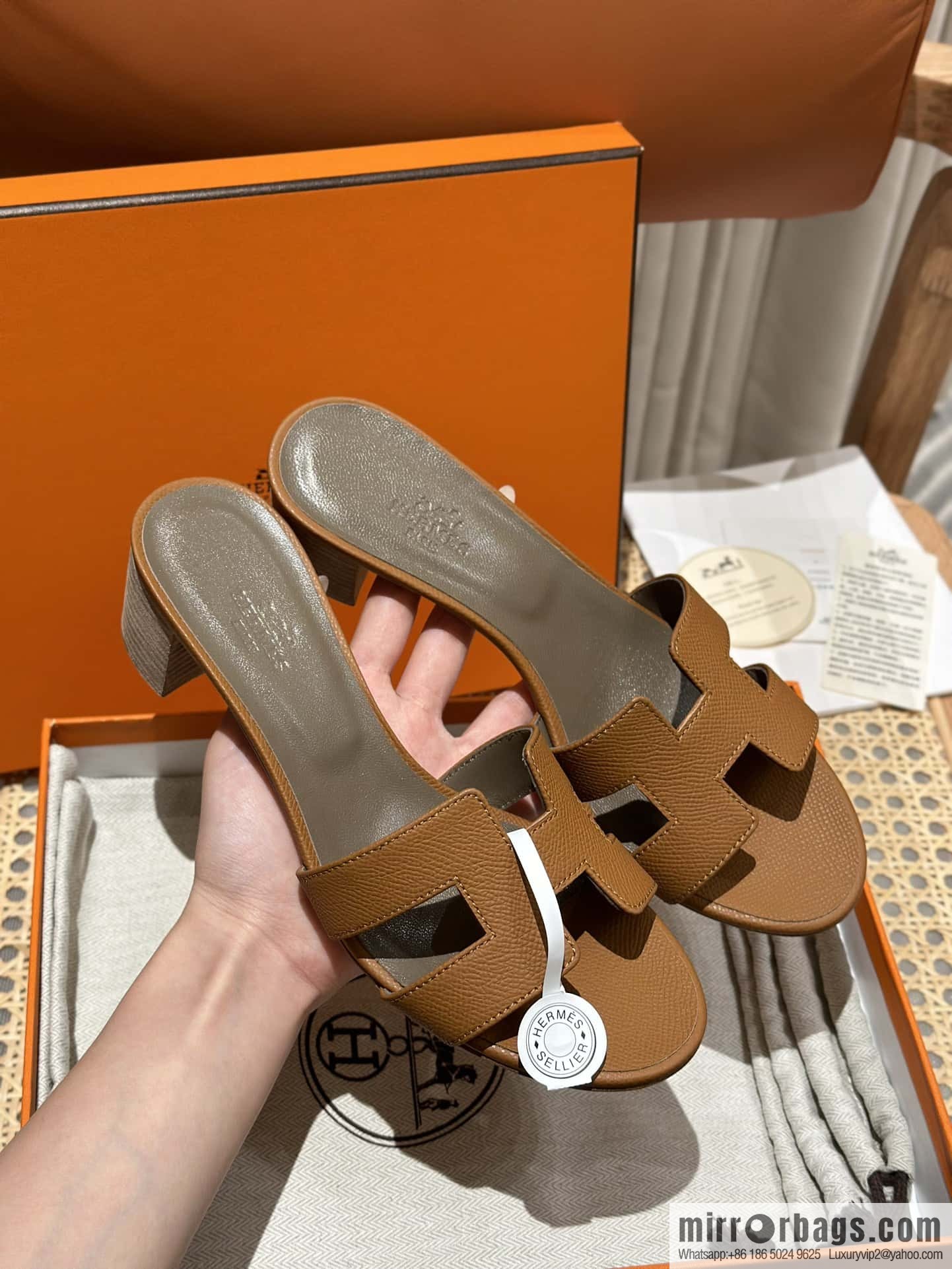 Hermès H's classic high heels, gold-brown natural line
