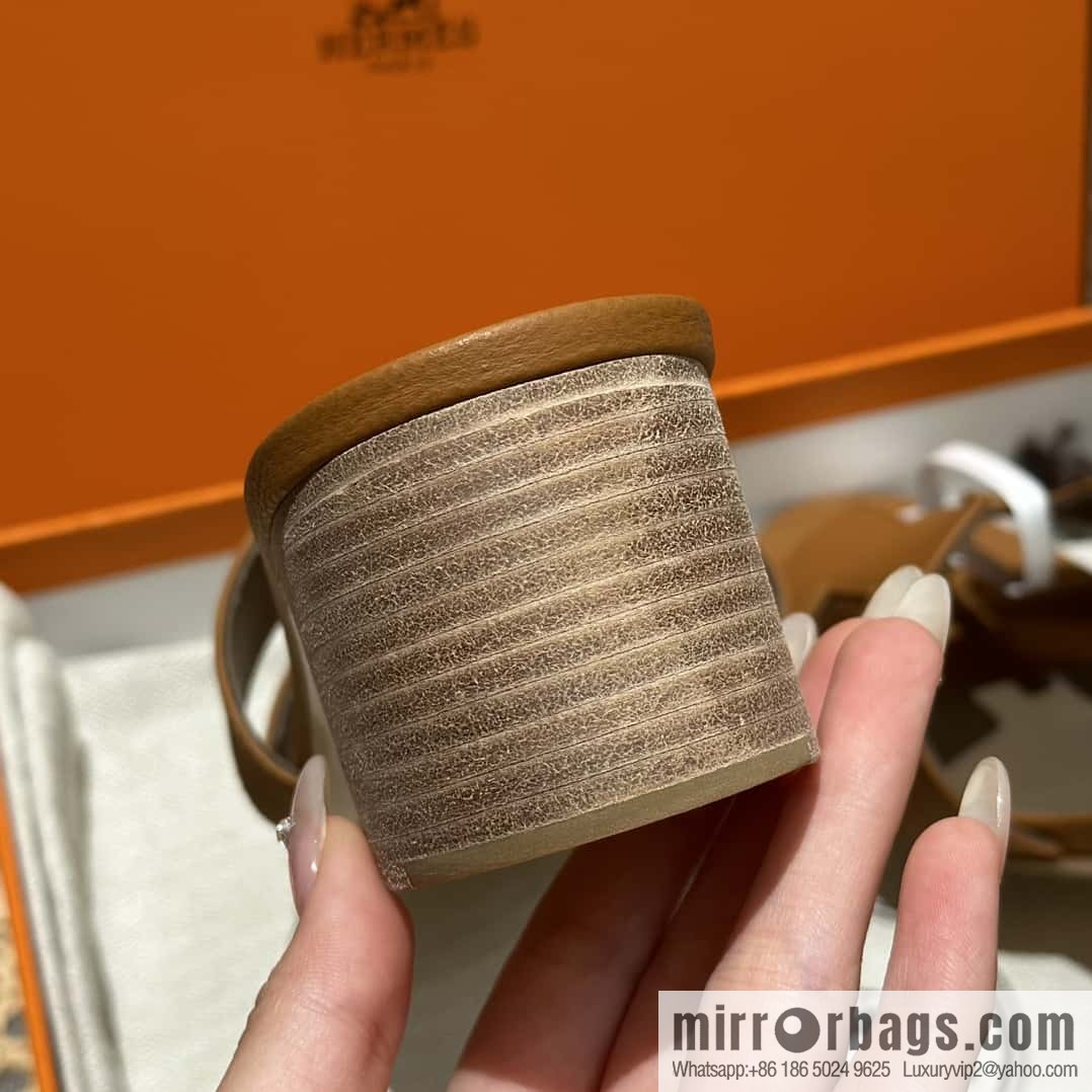 Hermès H's classic high heels, gold-brown natural line
