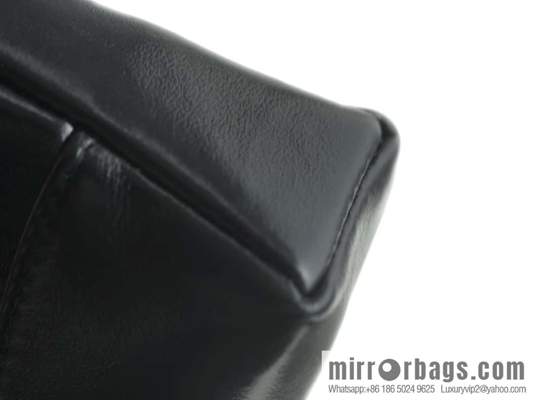 CHANEL 24C horizontal 31bagmini AS3656 black