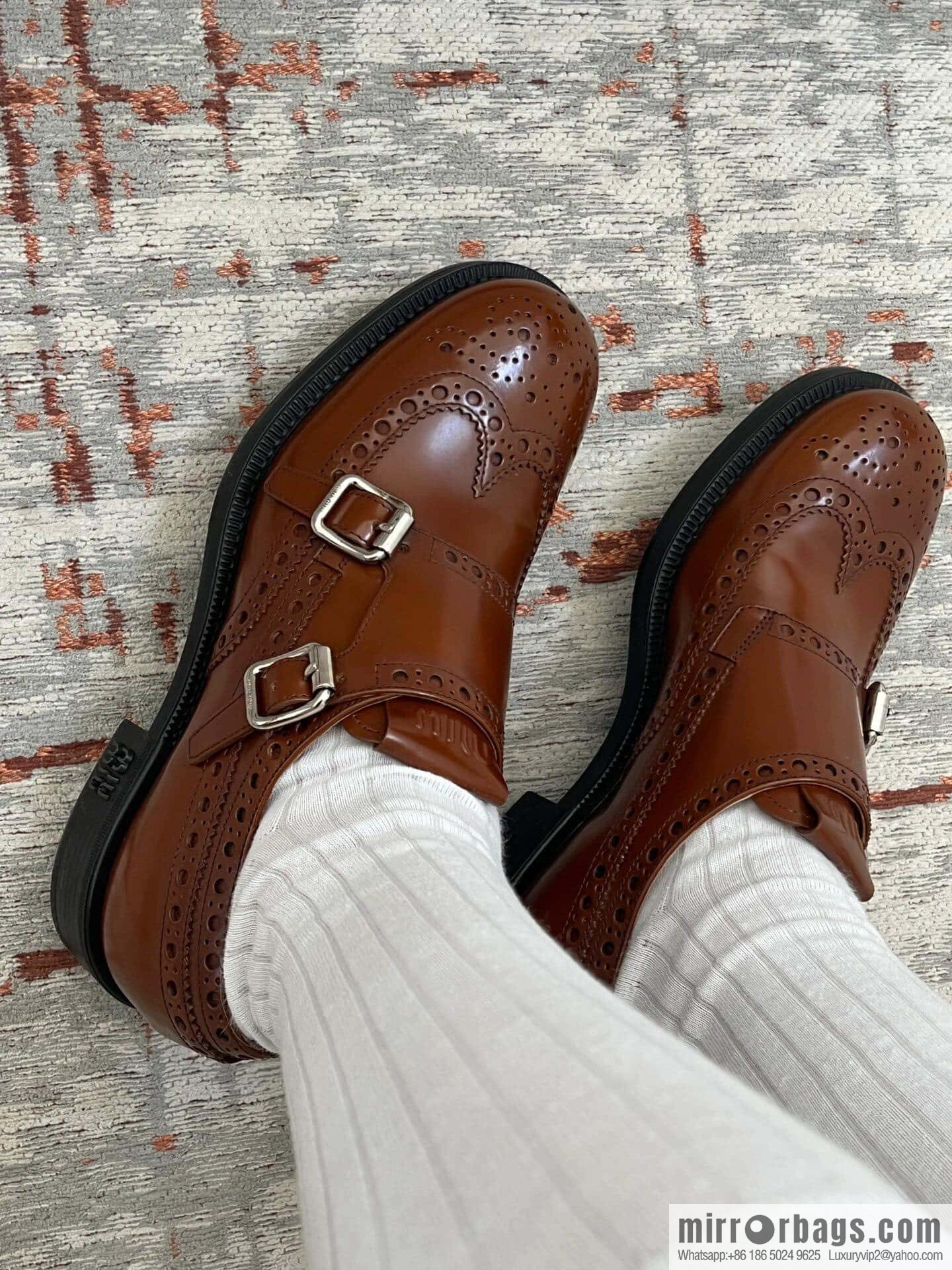 𝐂𝐡𝐮𝐫𝐜𝐡’𝐬 𝐱 𝐌𝐢𝐮 𝐌𝐢𝐮||𝟐𝟎𝟐𝟑 joint Brock carved Oxford small leather shoes