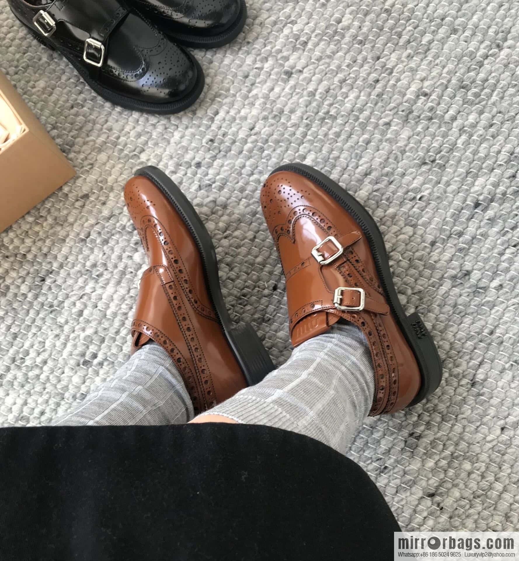 𝐂𝐡𝐮𝐫𝐜𝐡’𝐬 𝐱 𝐌𝐢𝐮 𝐌𝐢𝐮||𝟐𝟎𝟐𝟑 joint Brock carved Oxford small leather shoes