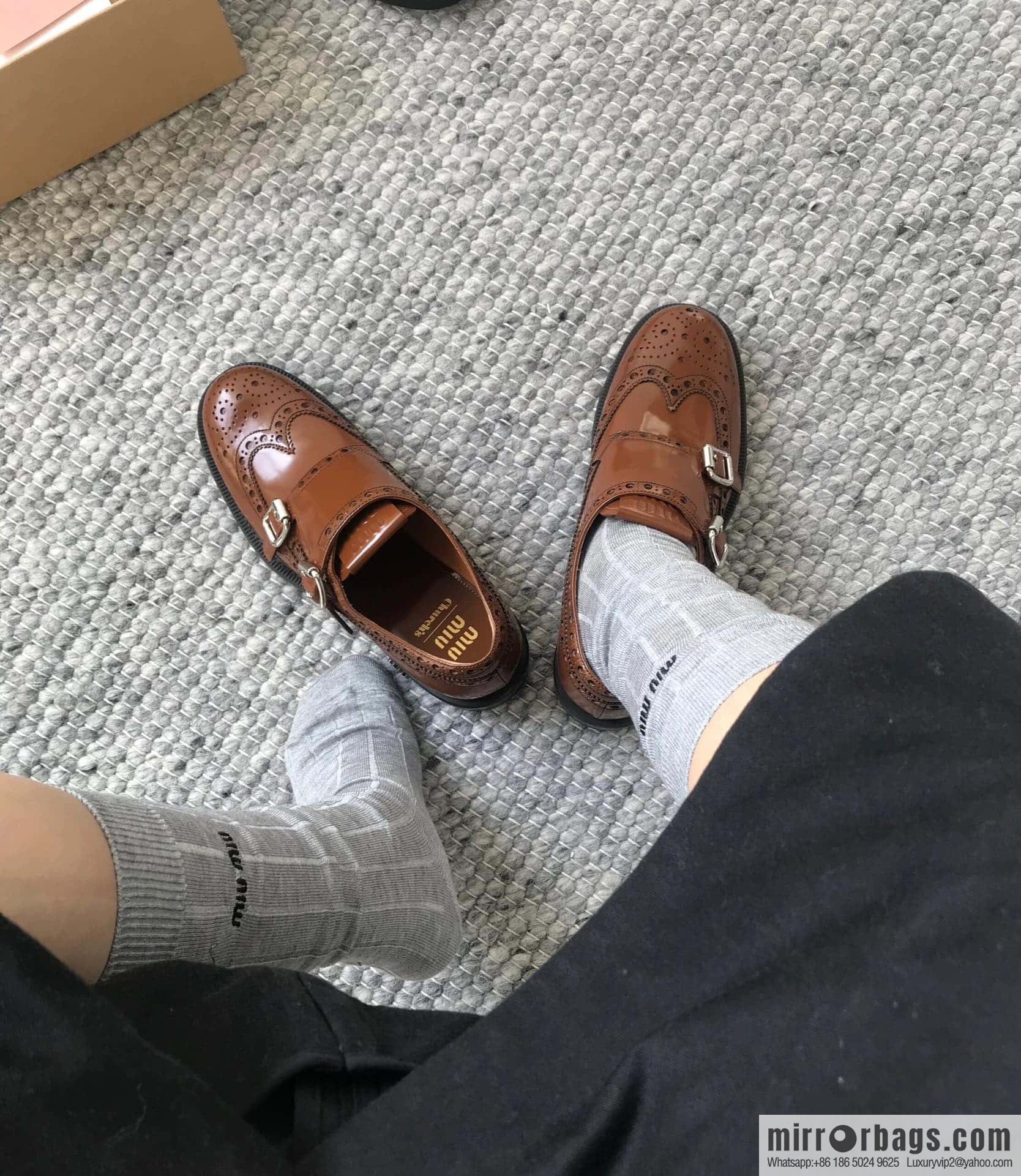 𝐂𝐡𝐮𝐫𝐜𝐡’𝐬 𝐱 𝐌𝐢𝐮 𝐌𝐢𝐮||𝟐𝟎𝟐𝟑 joint Brock carved Oxford small leather shoes