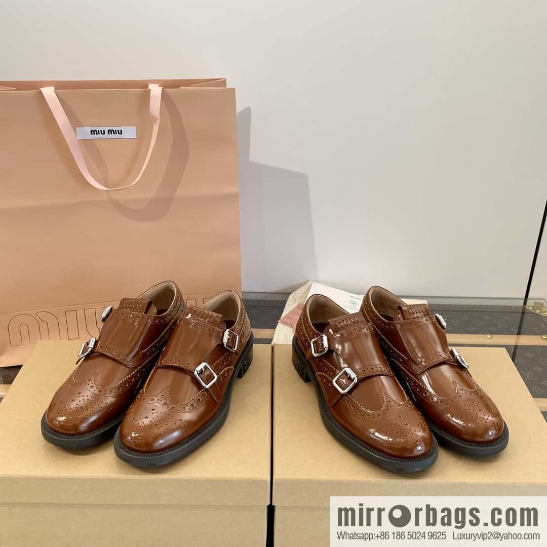 𝐂𝐡𝐮𝐫𝐜𝐡’𝐬 𝐱 𝐌𝐢𝐮 𝐌𝐢𝐮||𝟐𝟎𝟐𝟑 joint Brock carved Oxford small leather shoes