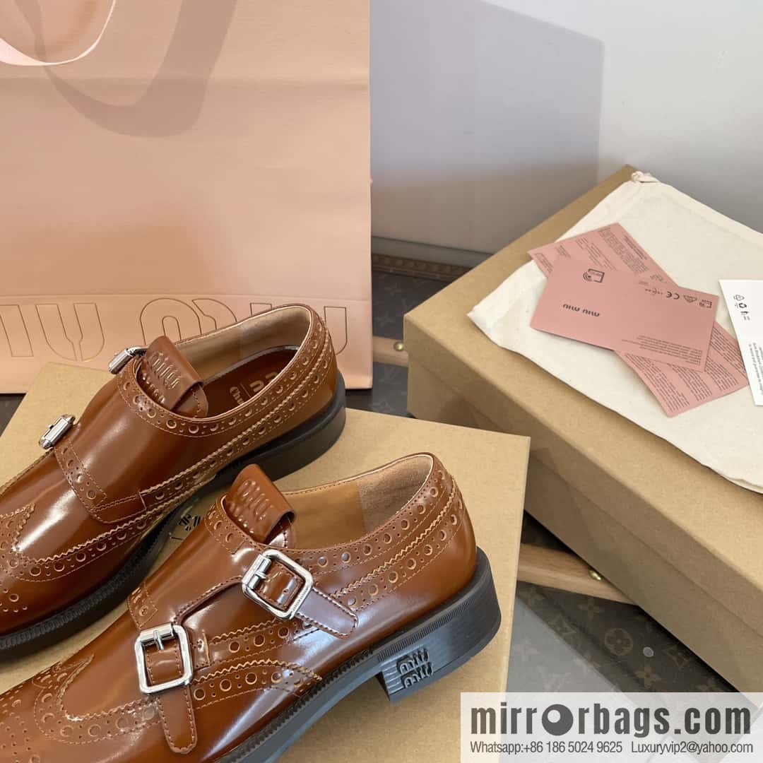 𝐂𝐡𝐮𝐫𝐜𝐡’𝐬 𝐱 𝐌𝐢𝐮 𝐌𝐢𝐮||𝟐𝟎𝟐𝟑 joint Brock carved Oxford small leather shoes