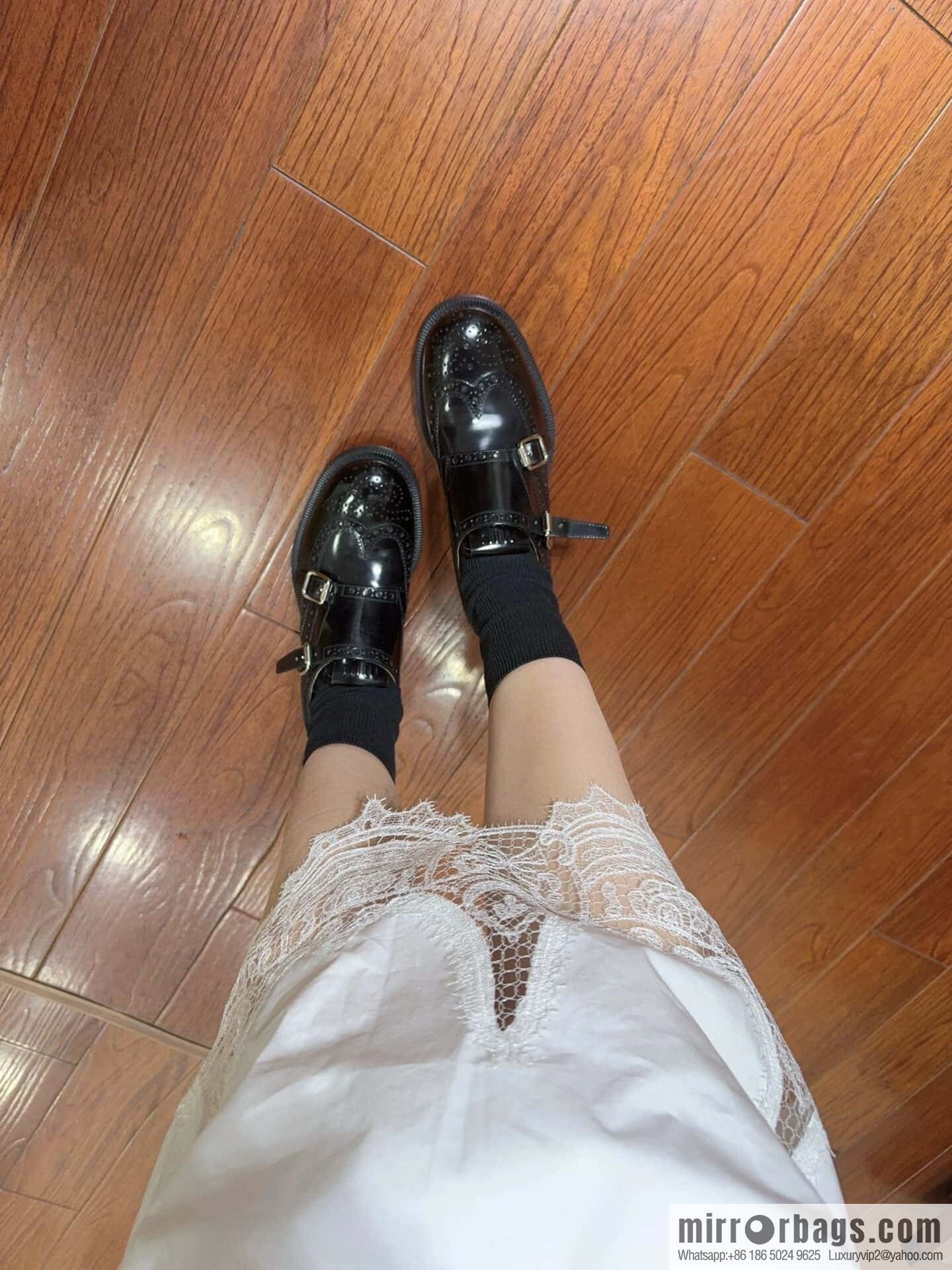 𝐂𝐡𝐮𝐫𝐜𝐡’𝐬 𝐱 𝐌𝐢𝐮 𝐌𝐢𝐮||𝟐𝟎𝟐𝟑 joint Brock carved Oxford small leather shoes