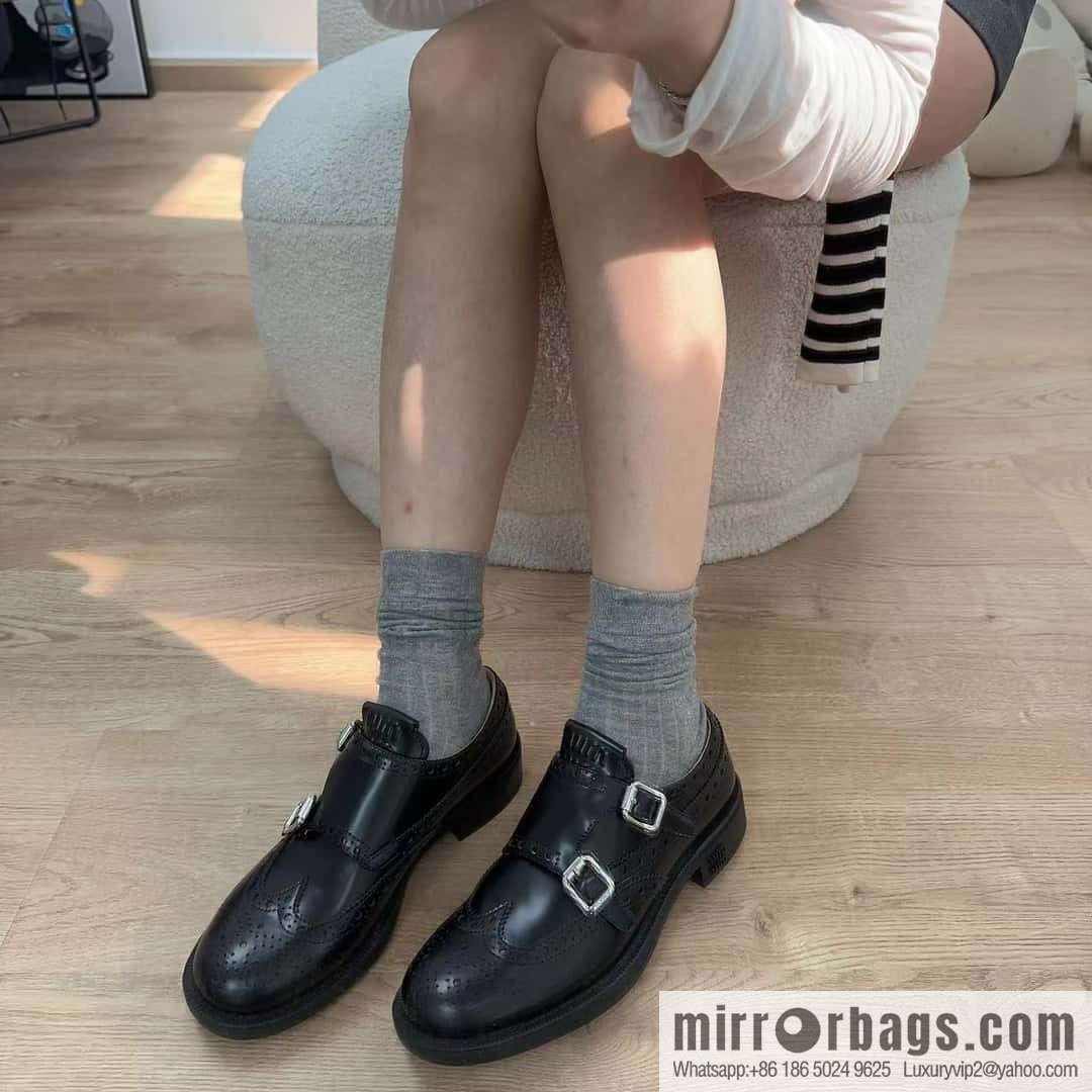 𝐂𝐡𝐮𝐫𝐜𝐡’𝐬 𝐱 𝐌𝐢𝐮 𝐌𝐢𝐮||𝟐𝟎𝟐𝟑 joint Brock carved Oxford small leather shoes