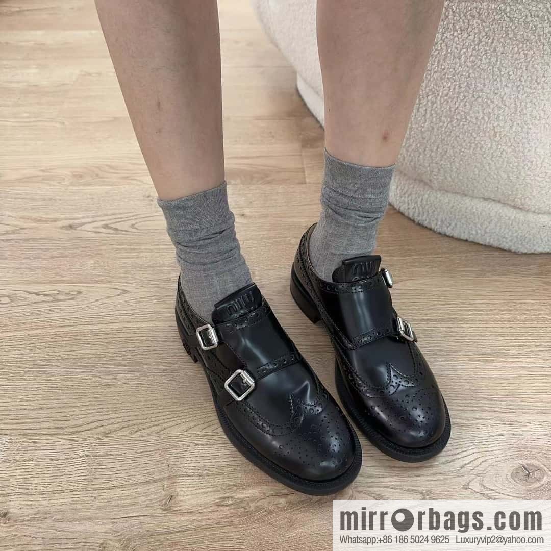 𝐂𝐡𝐮𝐫𝐜𝐡’𝐬 𝐱 𝐌𝐢𝐮 𝐌𝐢𝐮||𝟐𝟎𝟐𝟑 joint Brock carved Oxford small leather shoes
