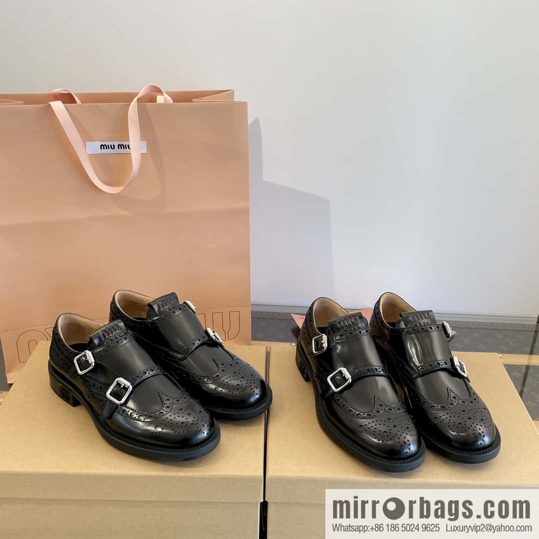 𝐂𝐡𝐮𝐫𝐜𝐡’𝐬 𝐱 𝐌𝐢𝐮 𝐌𝐢𝐮||𝟐𝟎𝟐𝟑 joint Brock carved Oxford small leather shoes
