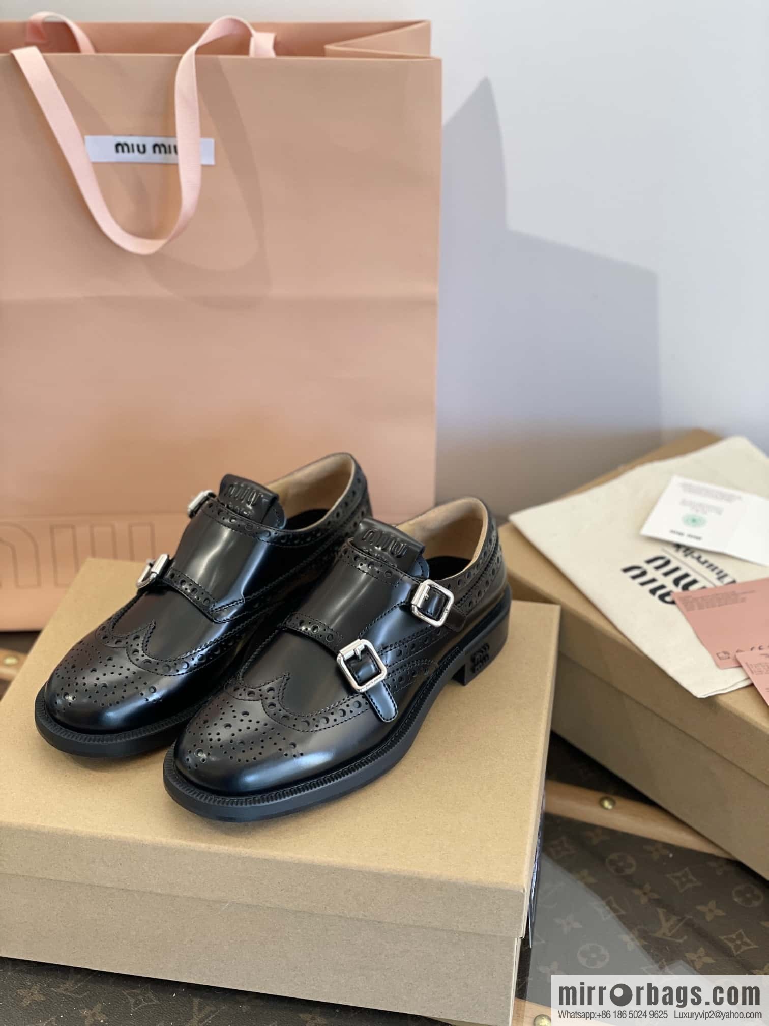 𝐂𝐡𝐮𝐫𝐜𝐡’𝐬 𝐱 𝐌𝐢𝐮 𝐌𝐢𝐮||𝟐𝟎𝟐𝟑 joint Brock carved Oxford small leather shoes