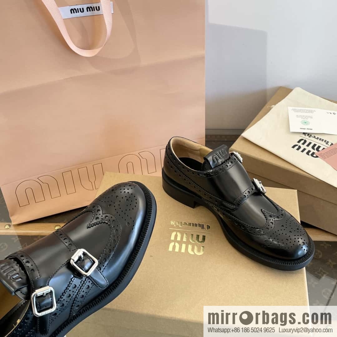 𝐂𝐡𝐮𝐫𝐜𝐡’𝐬 𝐱 𝐌𝐢𝐮 𝐌𝐢𝐮||𝟐𝟎𝟐𝟑 joint Brock carved Oxford small leather shoes