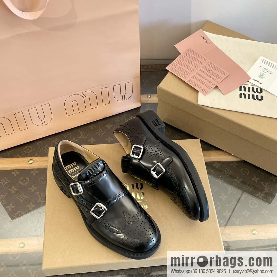 𝐂𝐡𝐮𝐫𝐜𝐡’𝐬 𝐱 𝐌𝐢𝐮 𝐌𝐢𝐮||𝟐𝟎𝟐𝟑 joint Brock carved Oxford small leather shoes