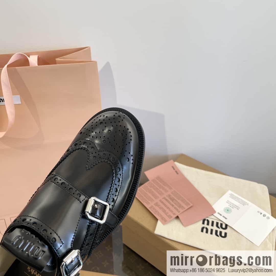 𝐂𝐡𝐮𝐫𝐜𝐡’𝐬 𝐱 𝐌𝐢𝐮 𝐌𝐢𝐮||𝟐𝟎𝟐𝟑 joint Brock carved Oxford small leather shoes