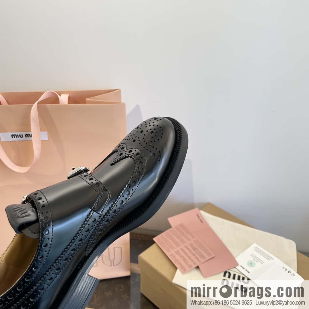 𝐂𝐡𝐮𝐫𝐜𝐡’𝐬 𝐱 𝐌𝐢𝐮 𝐌𝐢𝐮||𝟐𝟎𝟐𝟑 joint Brock carved Oxford small leather shoes