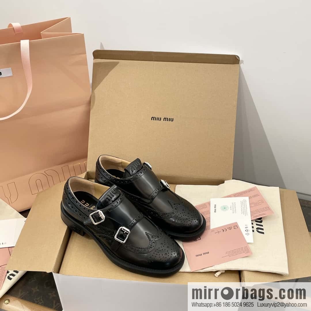 𝐂𝐡𝐮𝐫𝐜𝐡’𝐬 𝐱 𝐌𝐢𝐮 𝐌𝐢𝐮||𝟐𝟎𝟐𝟑 joint Brock carved Oxford small leather shoes