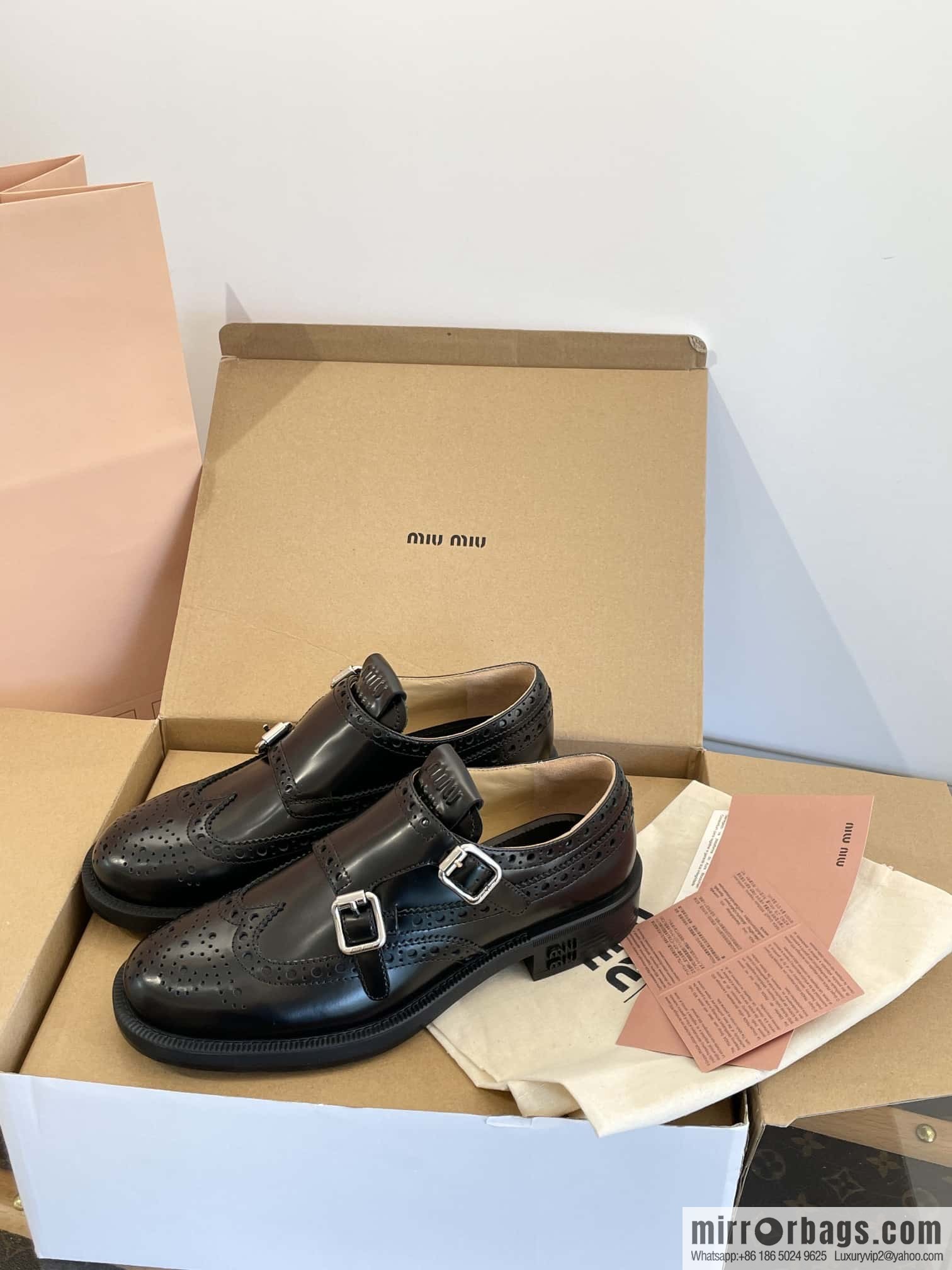 𝐂𝐡𝐮𝐫𝐜𝐡’𝐬 𝐱 𝐌𝐢𝐮 𝐌𝐢𝐮||𝟐𝟎𝟐𝟑 joint Brock carved Oxford small leather shoes