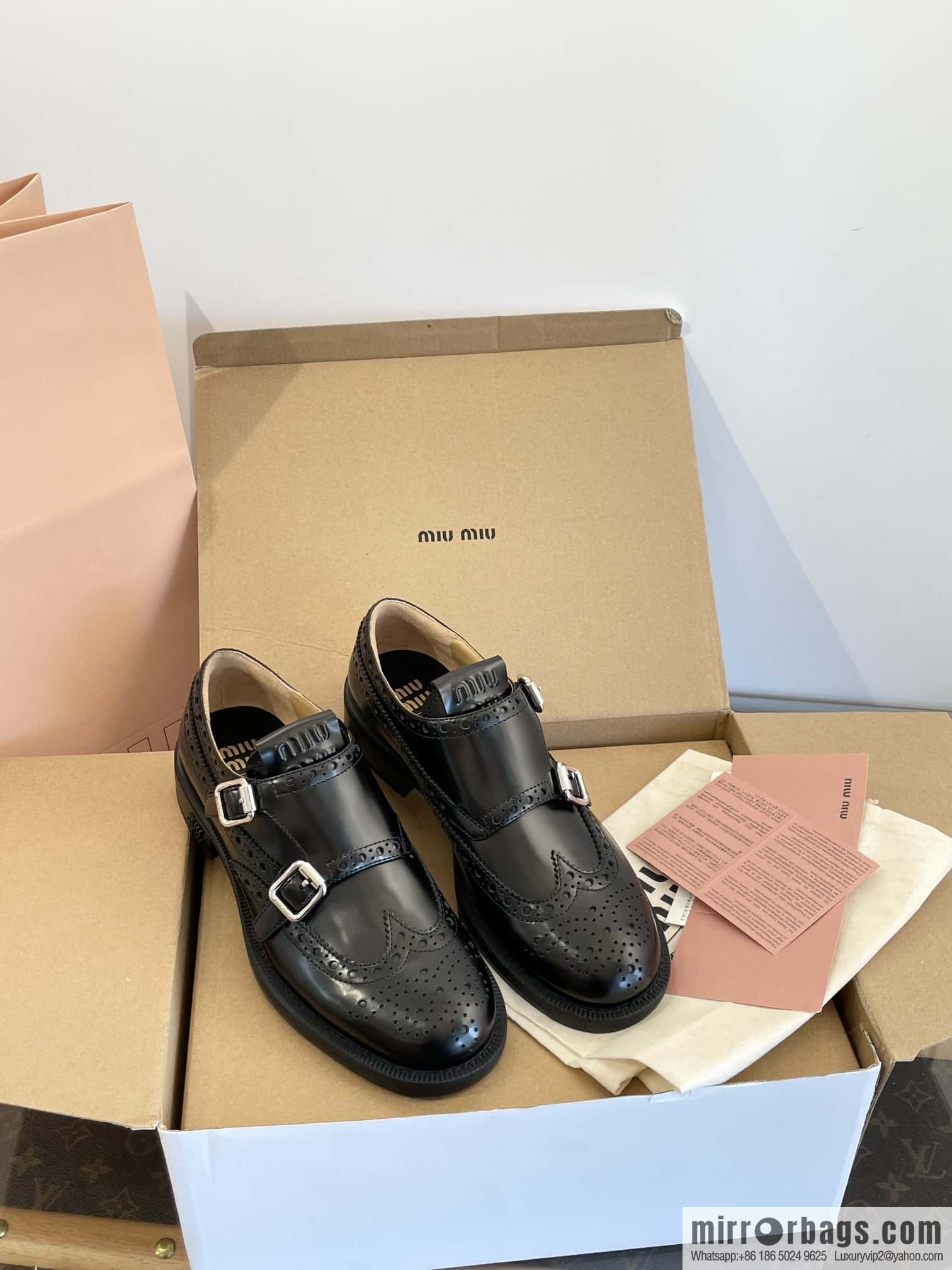 𝐂𝐡𝐮𝐫𝐜𝐡’𝐬 𝐱 𝐌𝐢𝐮 𝐌𝐢𝐮||𝟐𝟎𝟐𝟑 joint Brock carved Oxford small leather shoes