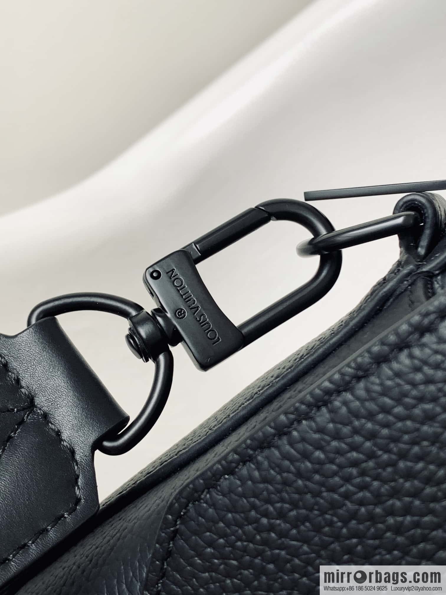 LV M22482 FASTLINE messenger bag
