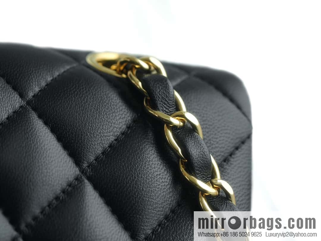 CHANEL 𝗖𝗙 𝗖𝗹𝗮𝘀𝘀𝗶𝗰 𝗙𝗹𝗮𝗽 medium classic mouth cover bag, black sheep gold ⚜️ genuine leather A01112