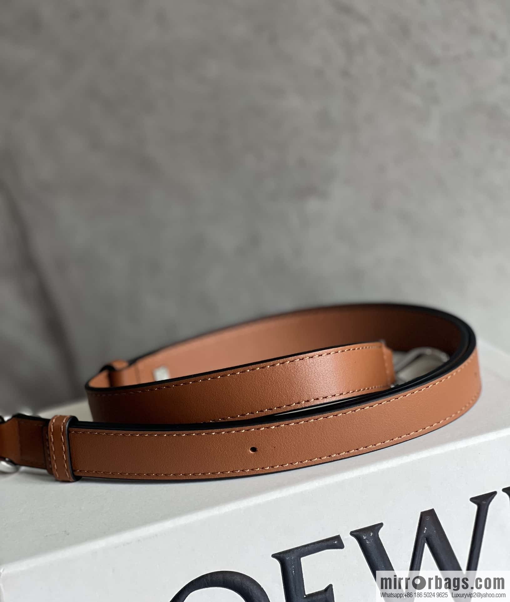 LOEWE puzzle geometric pack 24cm 0681 caramel brown