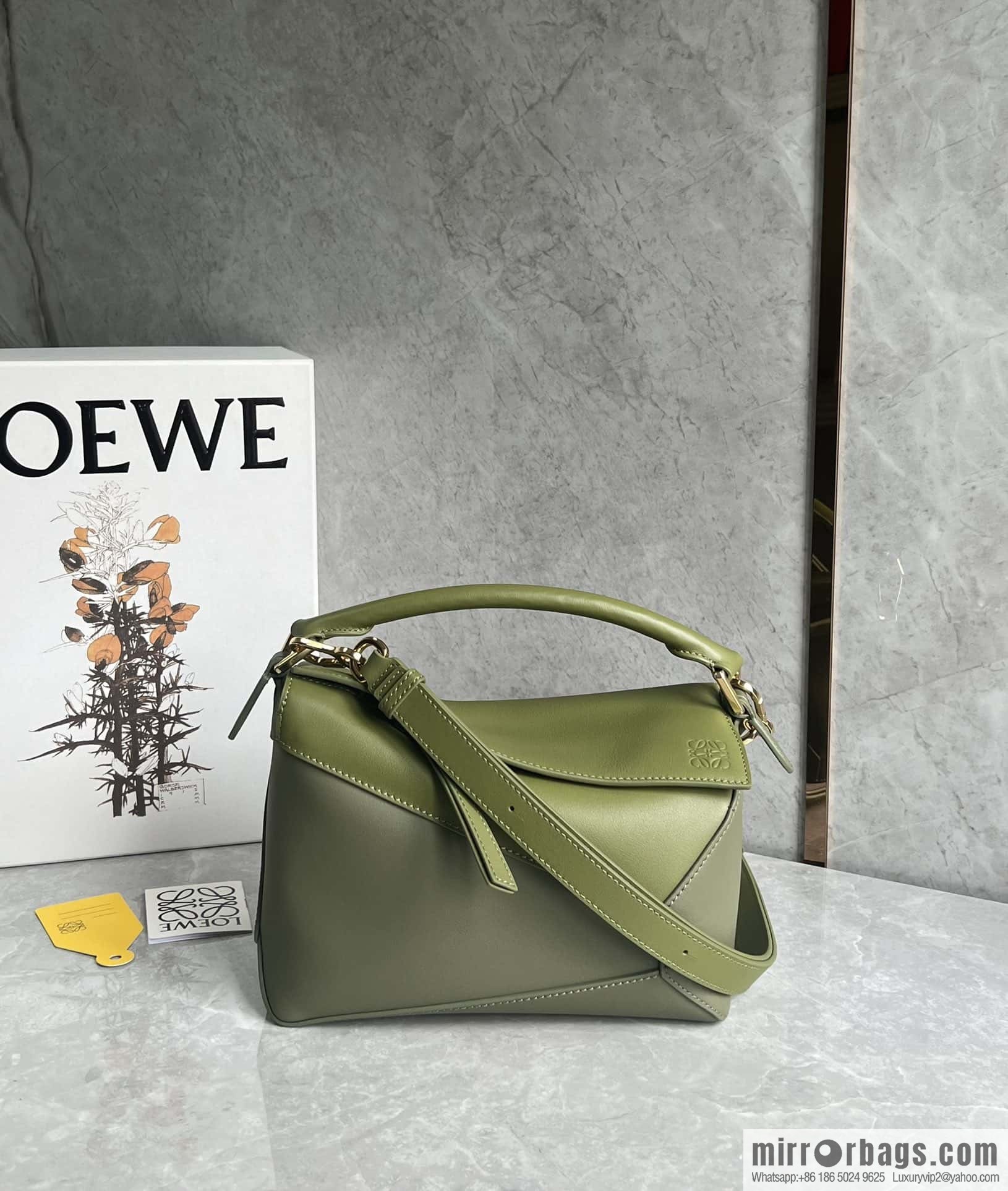 LOEWE puzzle geometric bag 24cm 0681 green spell