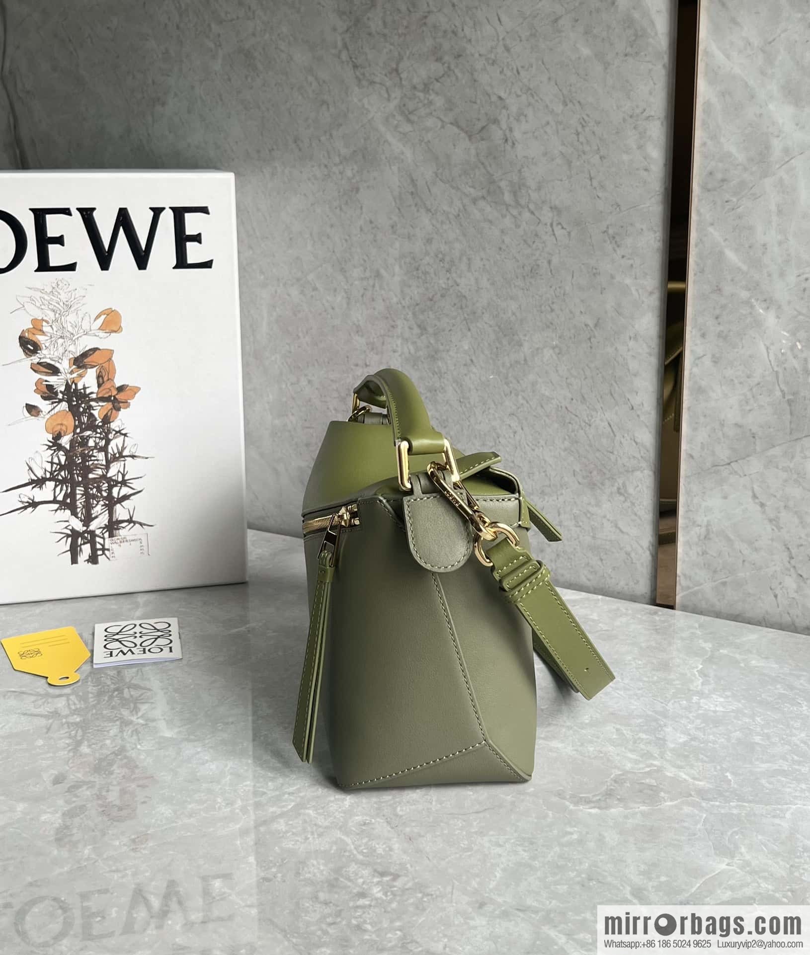 LOEWE puzzle geometric bag 24cm 0681 green spell