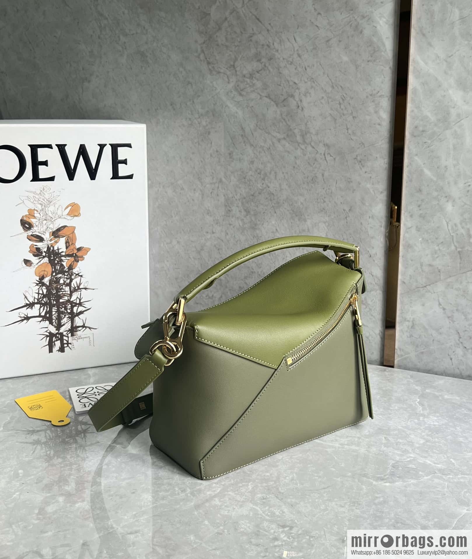 LOEWE puzzle geometric bag 24cm 0681 green spell