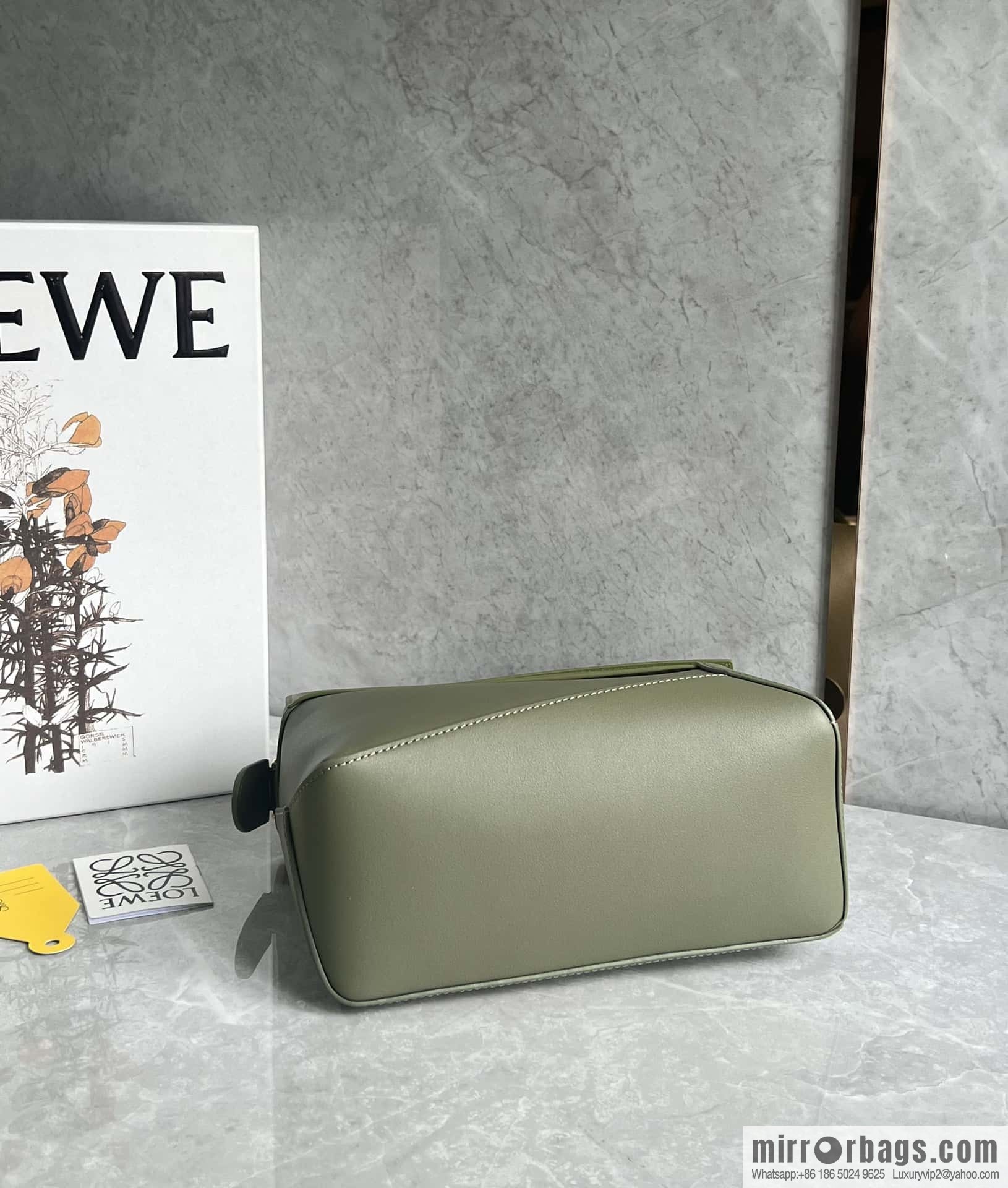 LOEWE puzzle geometric bag 24cm 0681 green spell