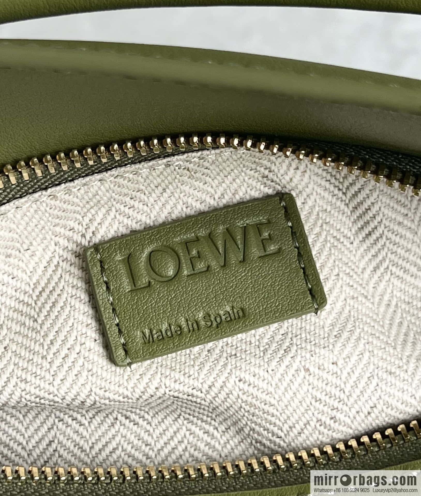 LOEWE puzzle geometric bag 24cm 0681 green spell