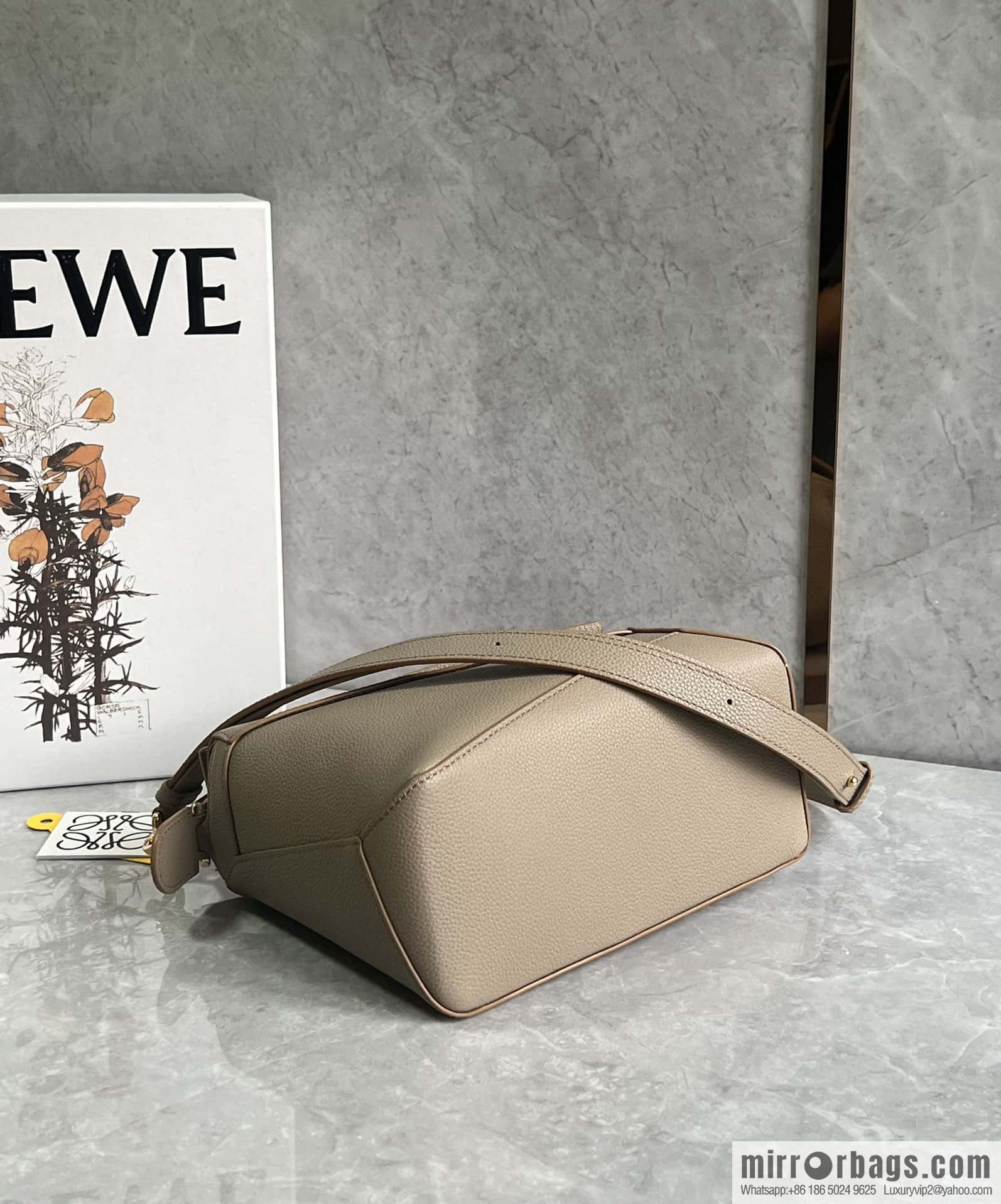 LOEWE puzzle geometric bag 24cm 0681 sand patchwork
