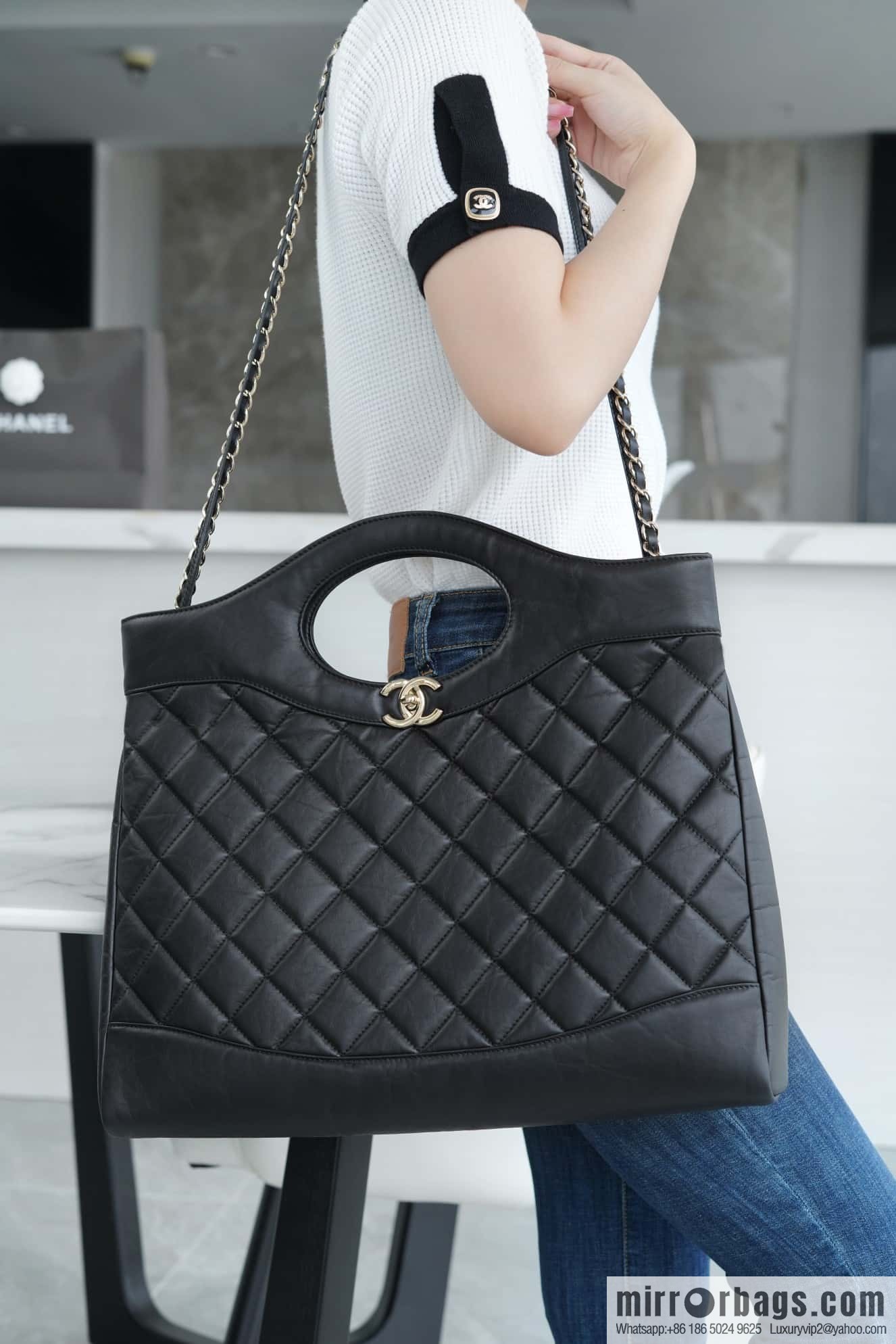 CHANEL Advanced Handicraft 31bag large black AS1010