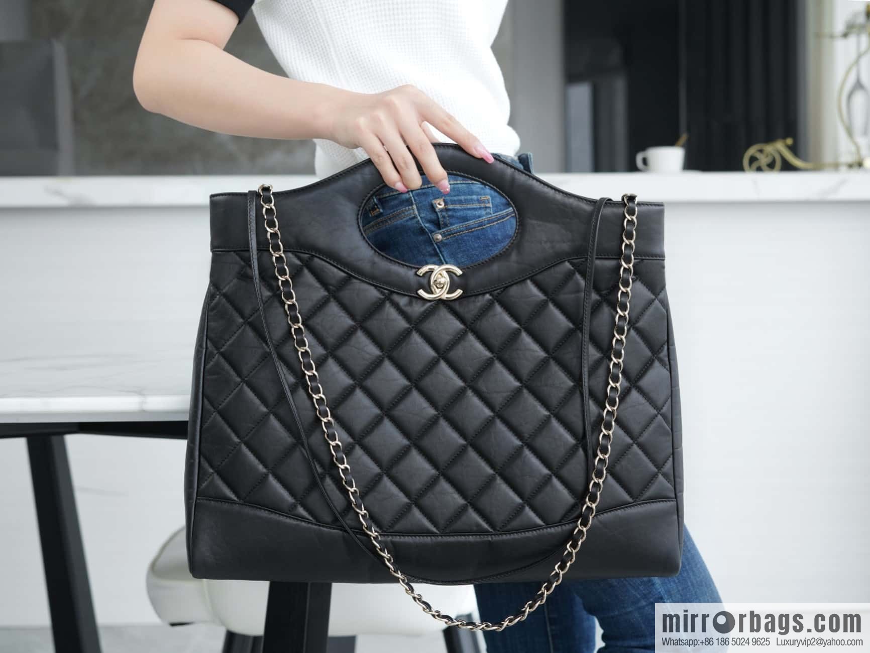 CHANEL Advanced Handicraft 31bag large black AS1010