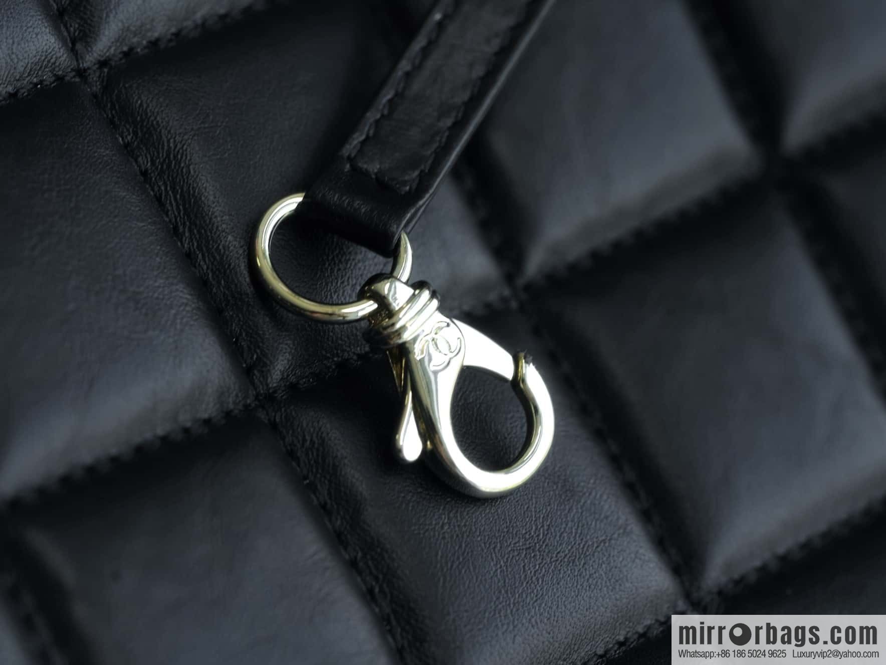 CHANEL Advanced Handicraft 31bag large black AS1010