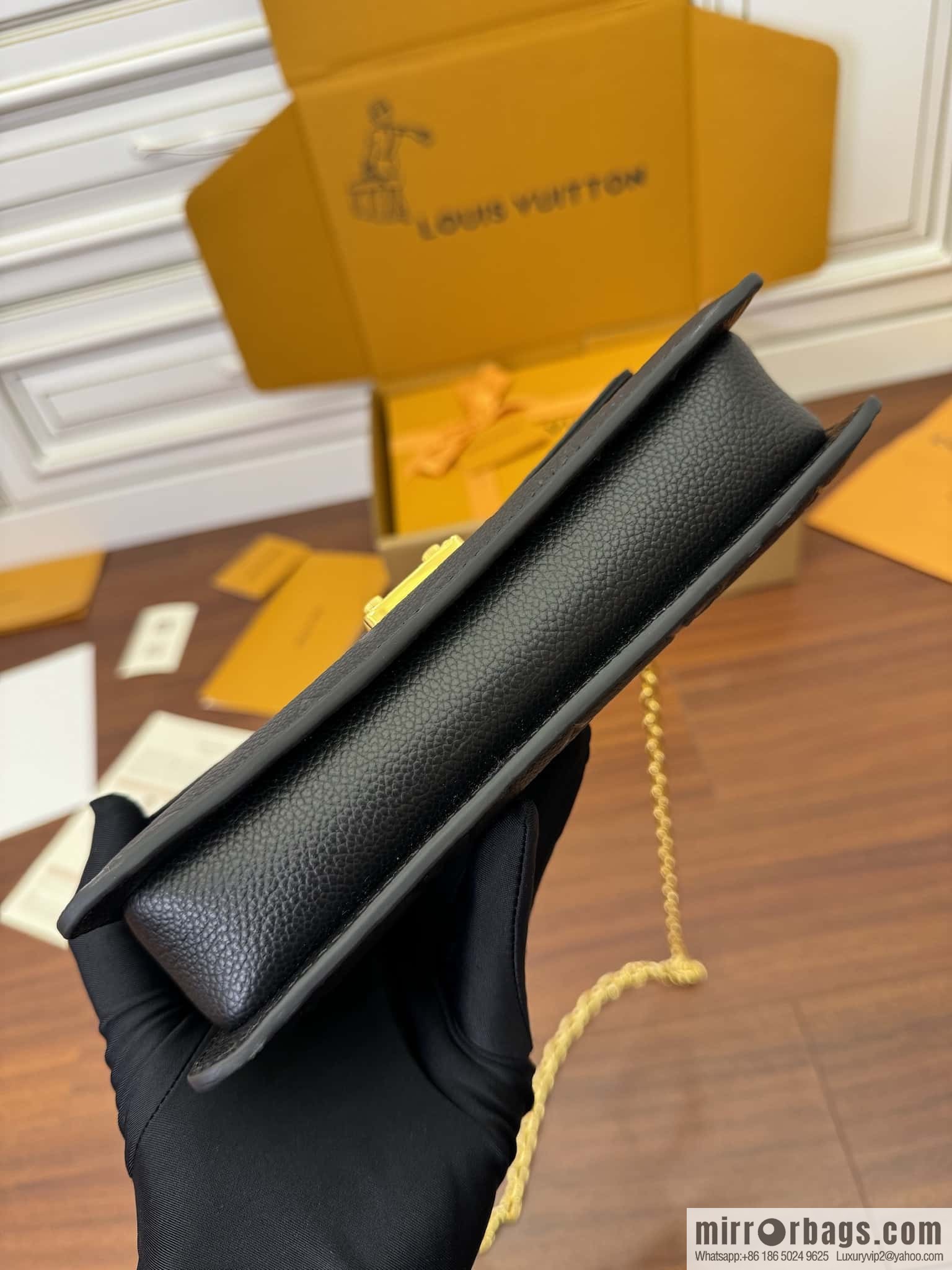 LV M82637 Wallet On Chain Métis