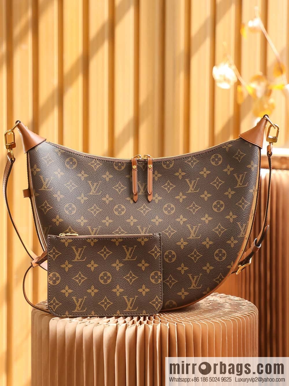 LV M46311 LOOP HOBO BAG catwalk model big bowl bean buns