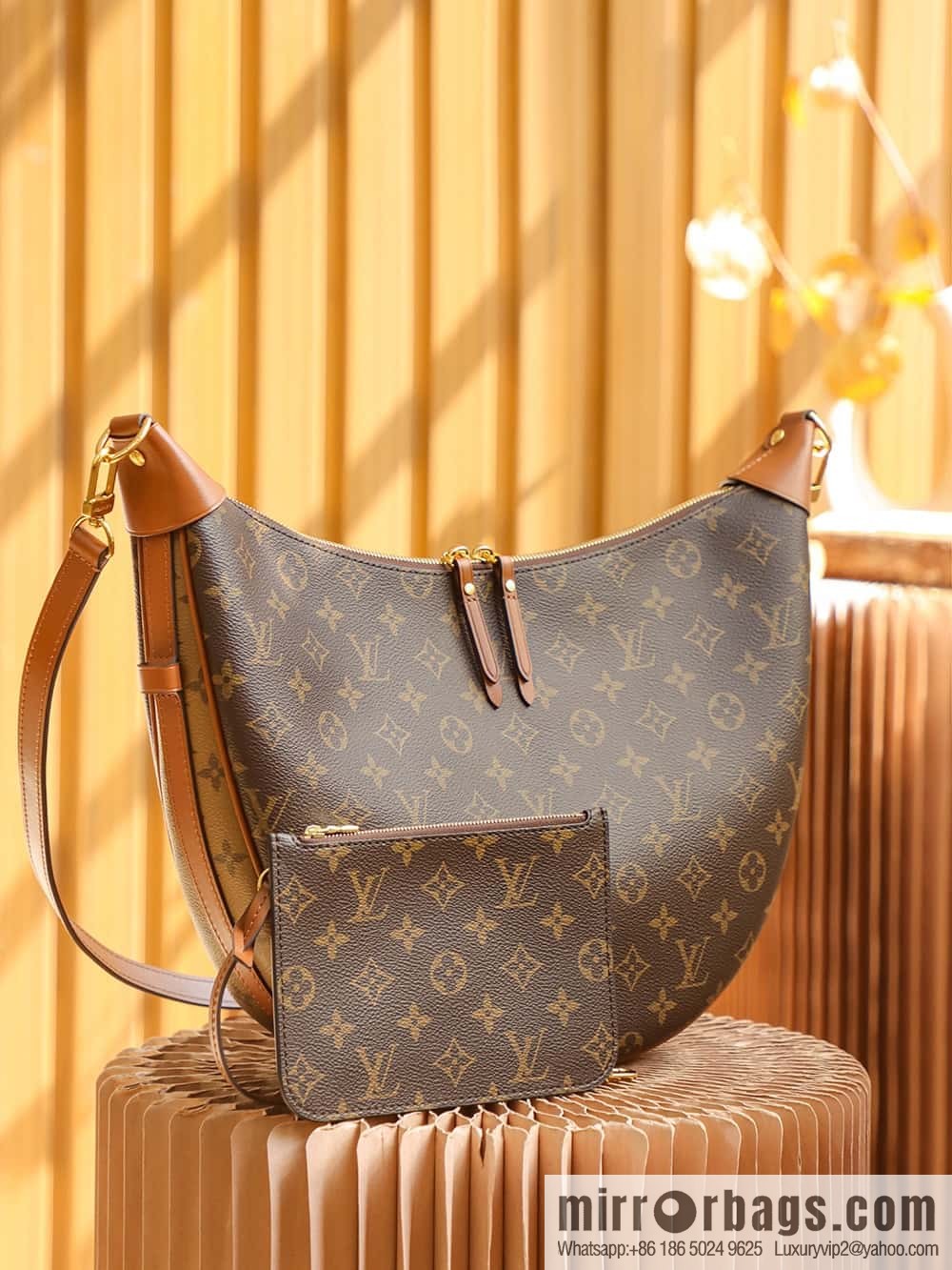 LV M46311 LOOP HOBO BAG catwalk model big bowl bean buns
