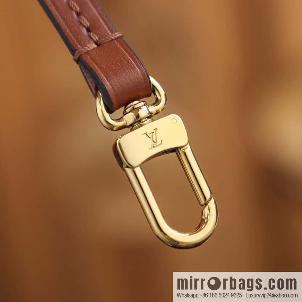 LV M46311 LOOP HOBO BAG catwalk model big bowl bean buns