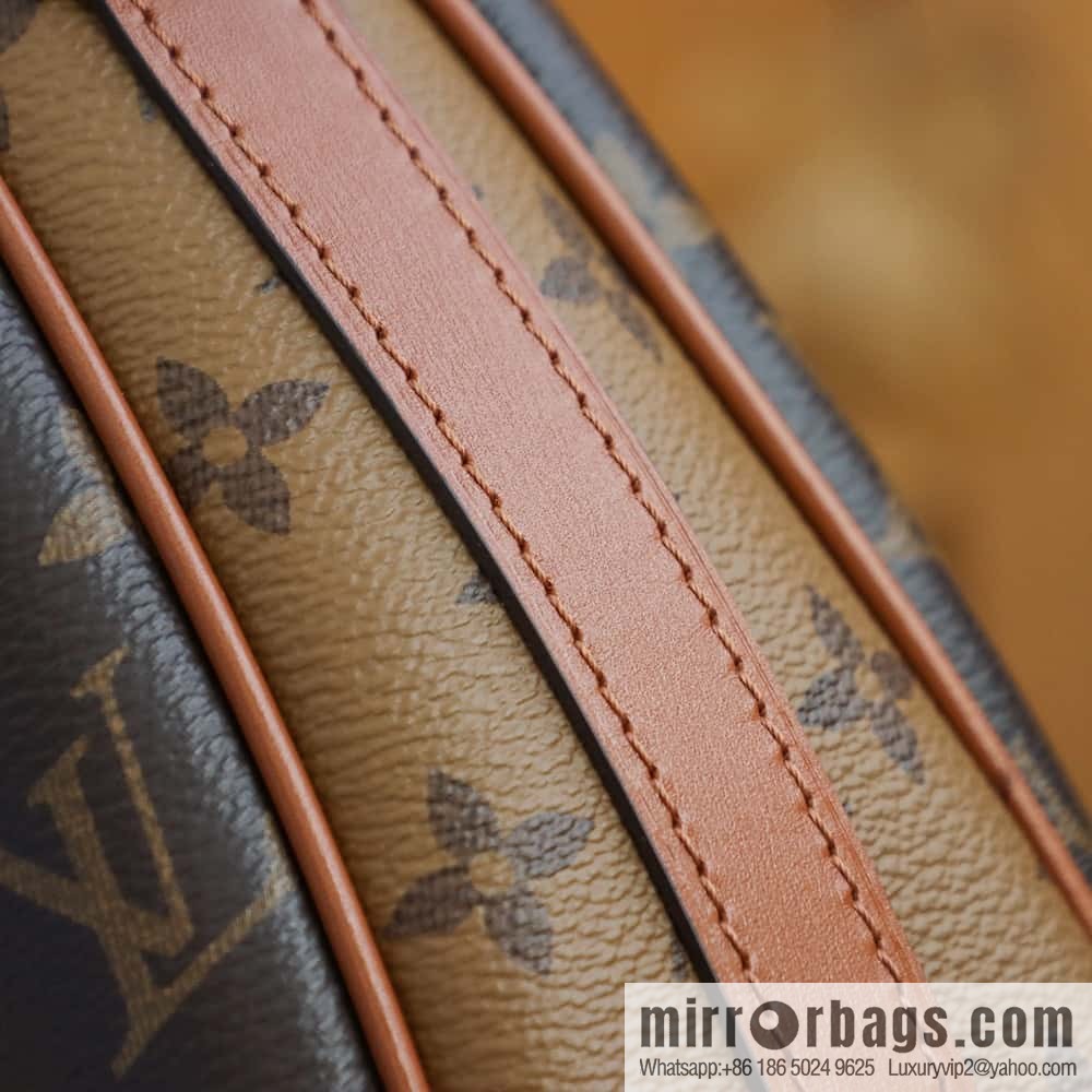 LV M46311 LOOP HOBO BAG catwalk model big bowl bean buns