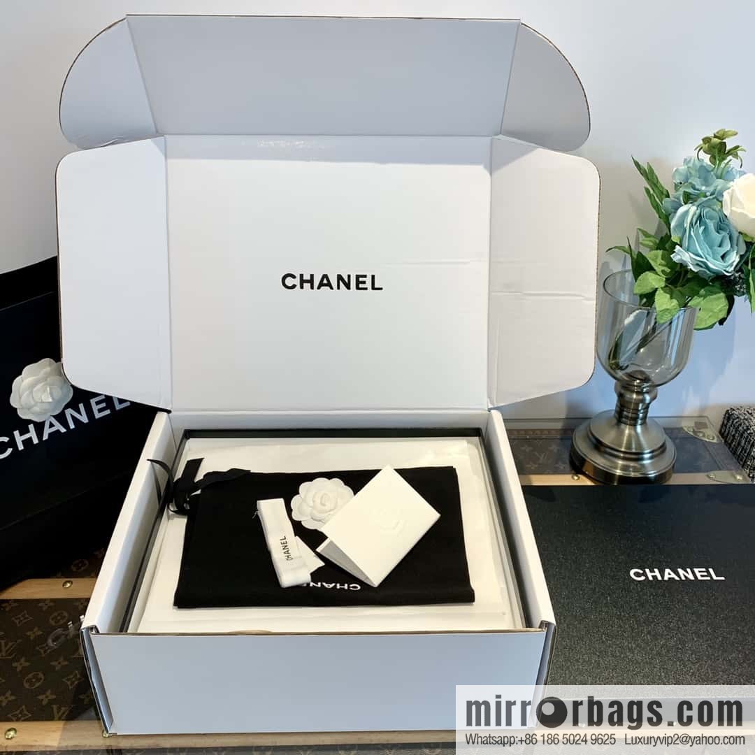 CHANEL Xiaoxiang Double C-buckle black flip-flops
