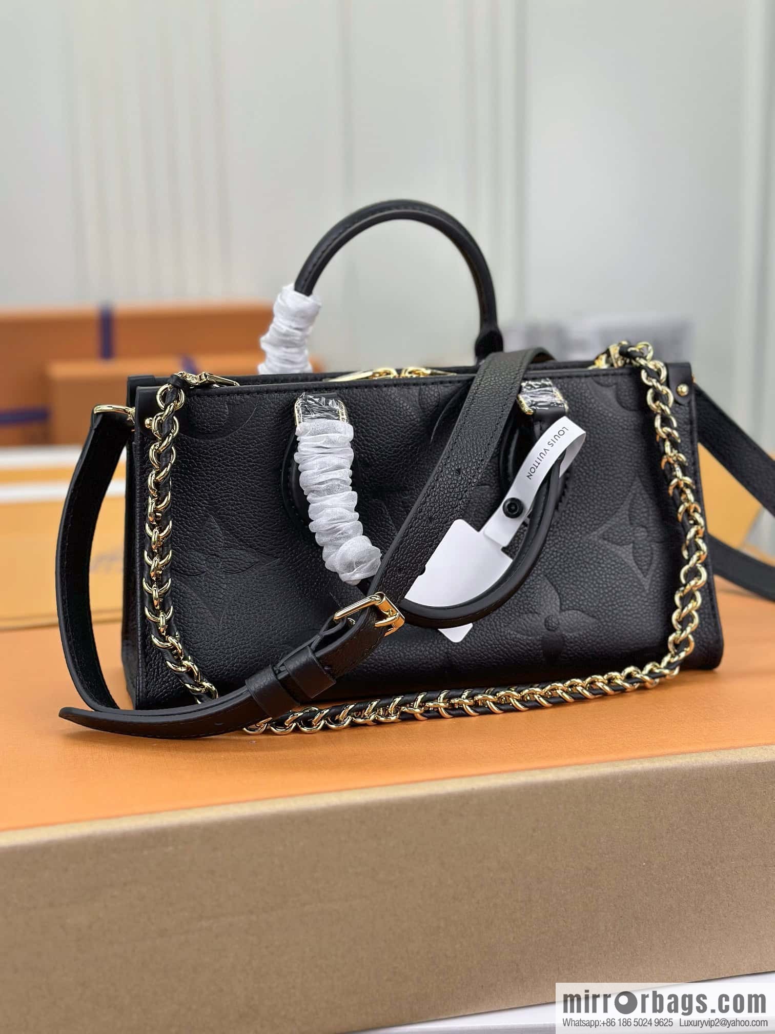 LV M23640 ONTHEGO EAST WEST BAG