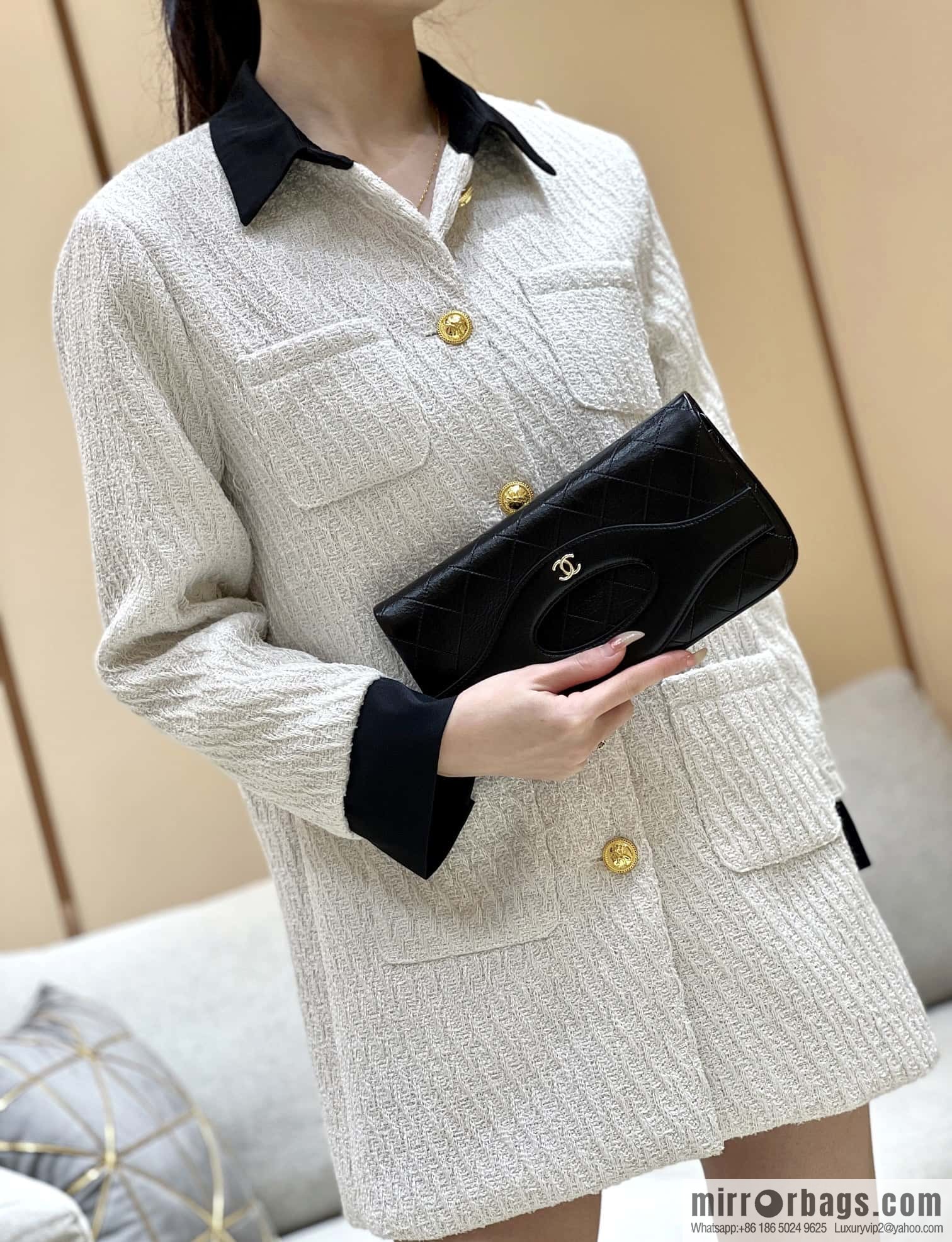 CHANEL Limited Edition Horizontal Folding 31bag AP3655