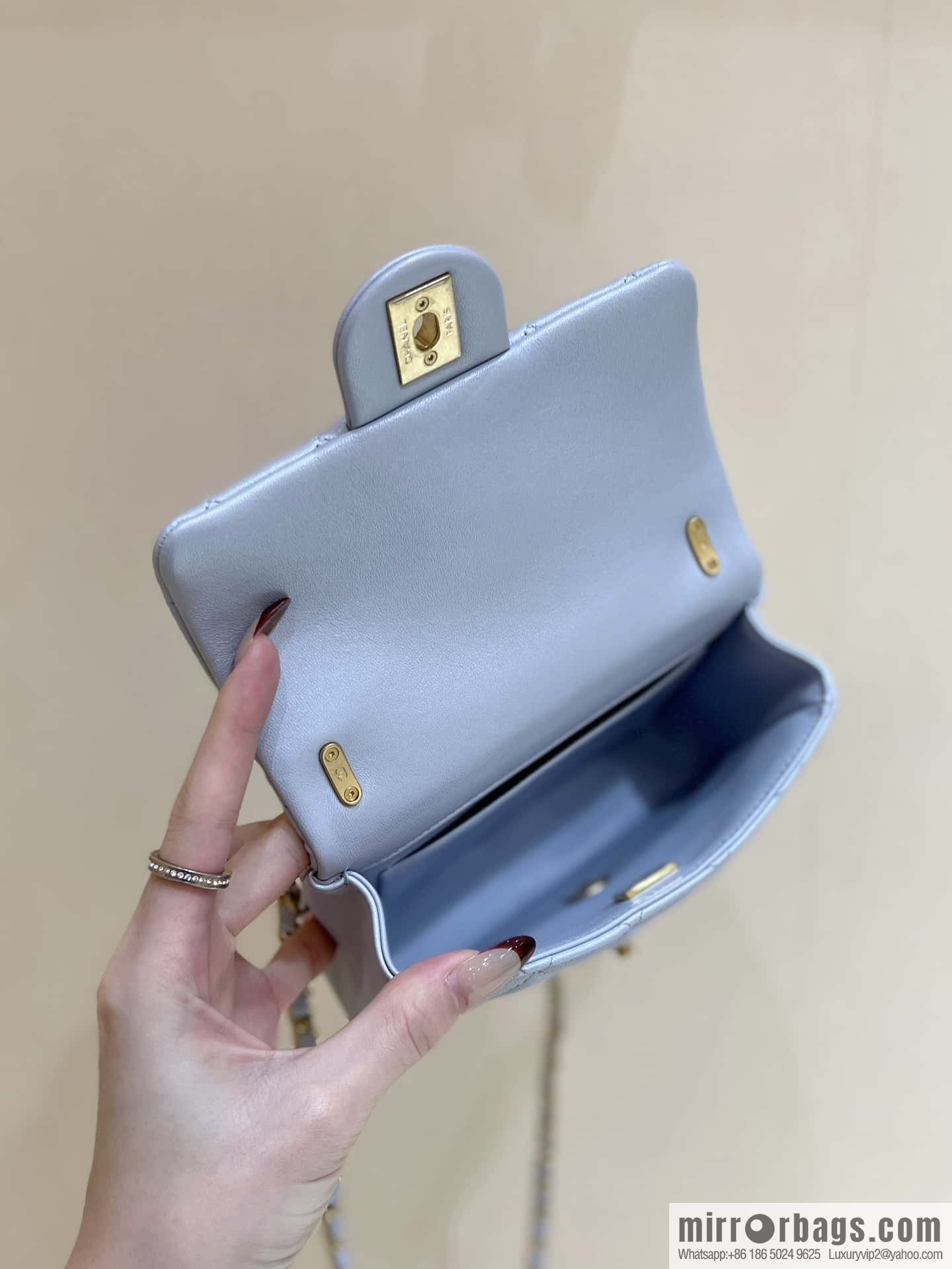 CHANEL 24P Spring and Summer Preview Series Limited Edition Pearl Square Fatty AS4385