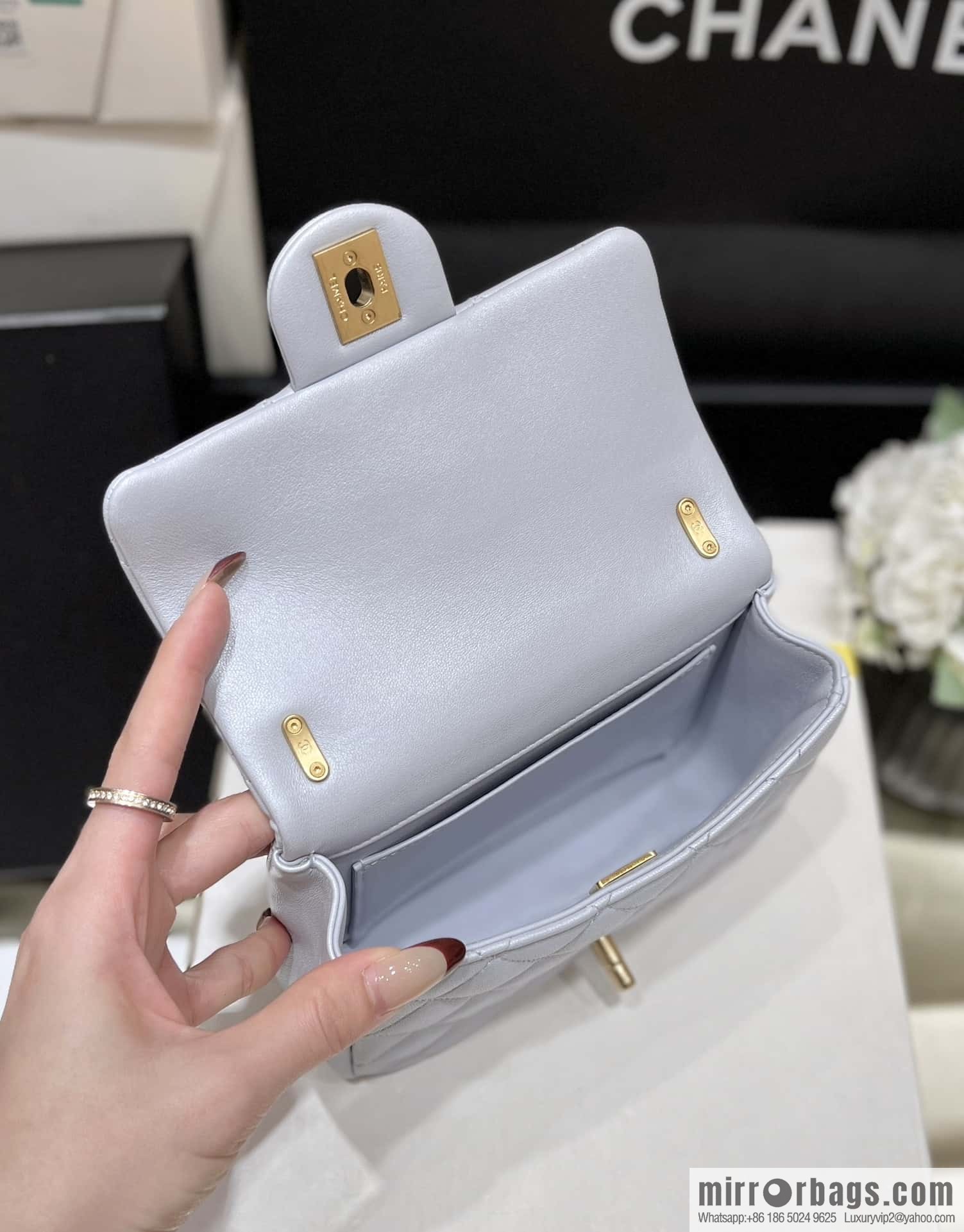 CHANEL 24P Spring and Summer Preview Series Limited Edition Pearl Square Fatty AS4385