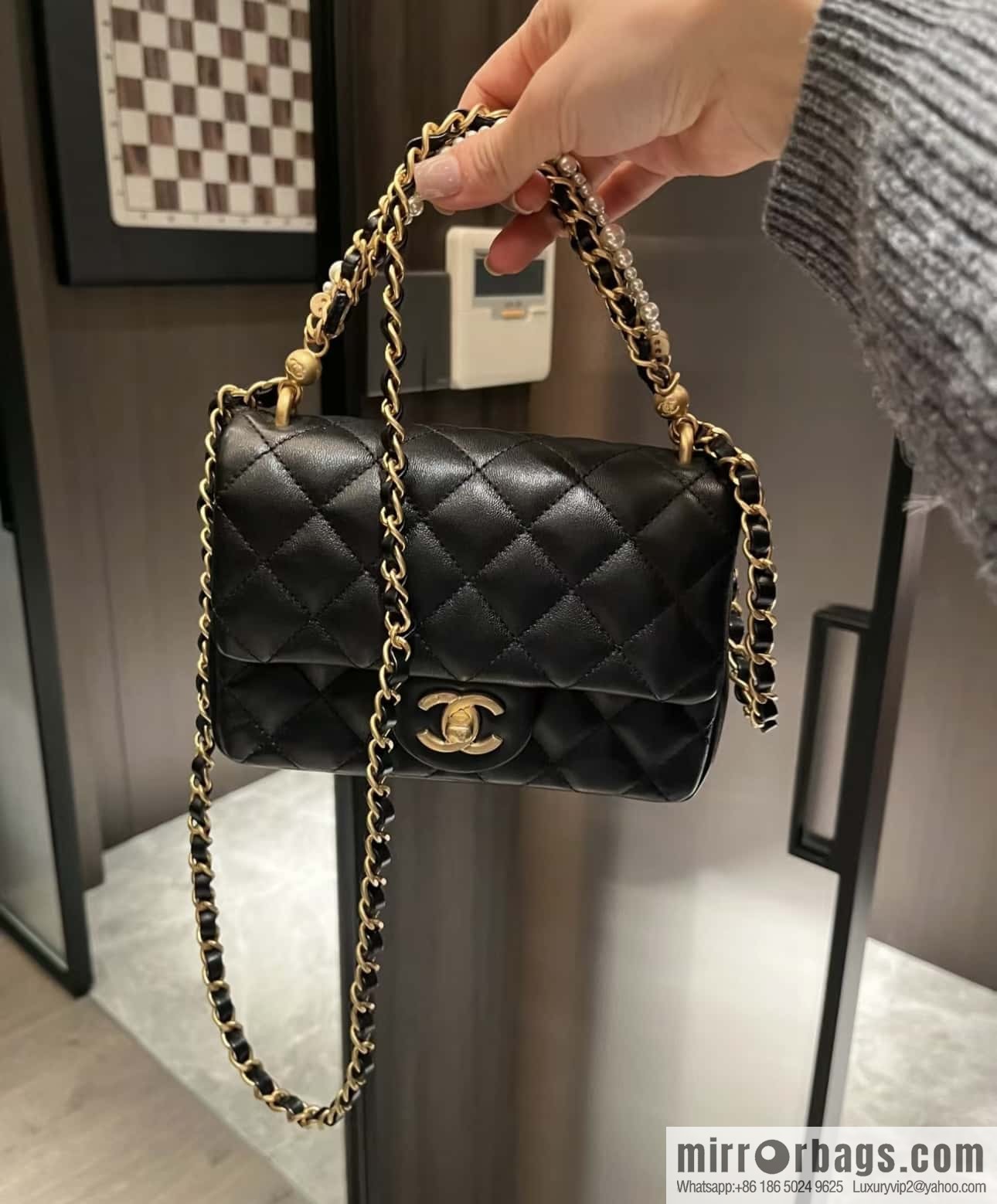 CHANEL 24P Spring and Summer Preview Series Limited Edition Pearl Square Fatty AS4385 black