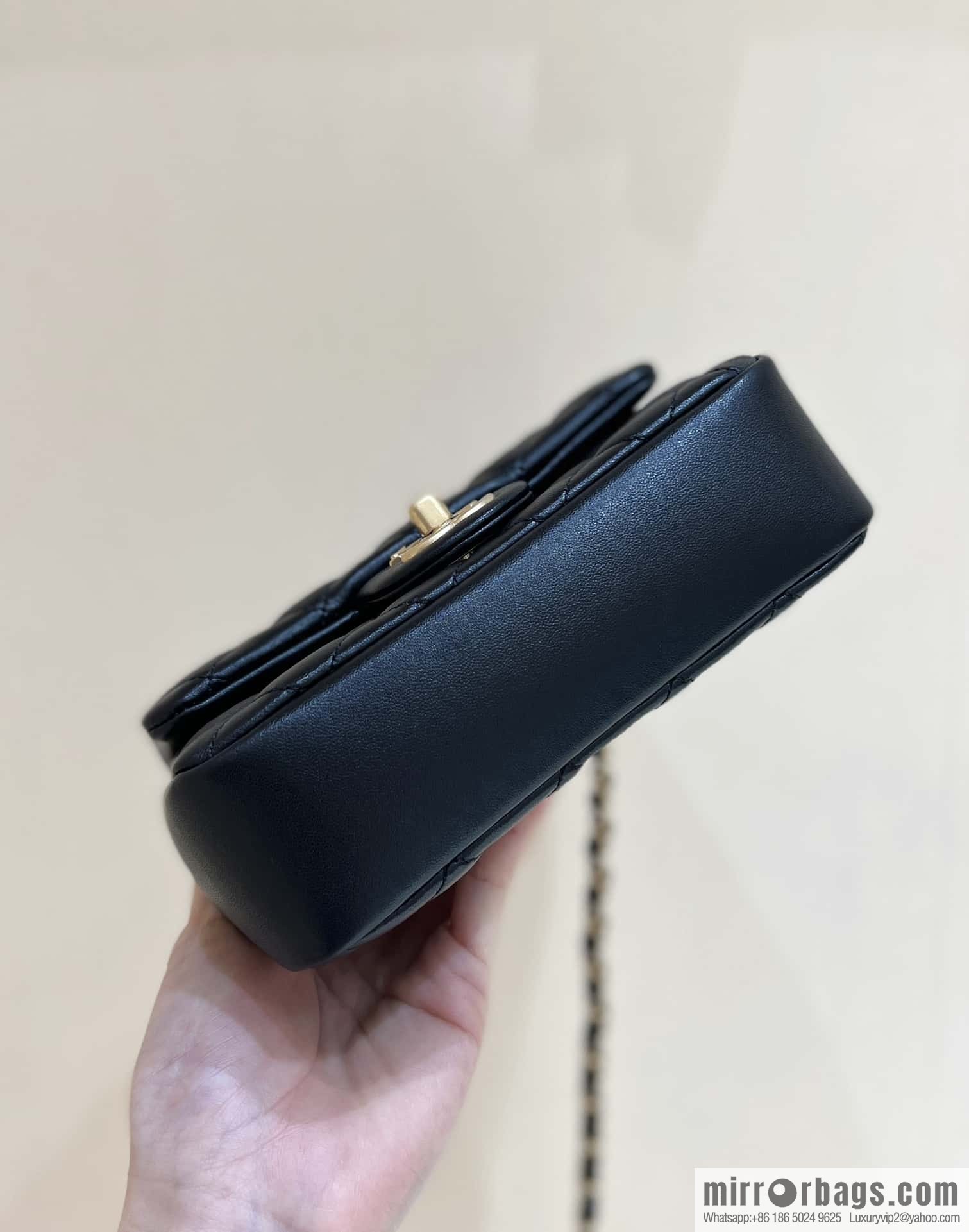 CHANEL 24P Spring and Summer Preview Series Limited Edition Pearl Square Fatty AS4385 black