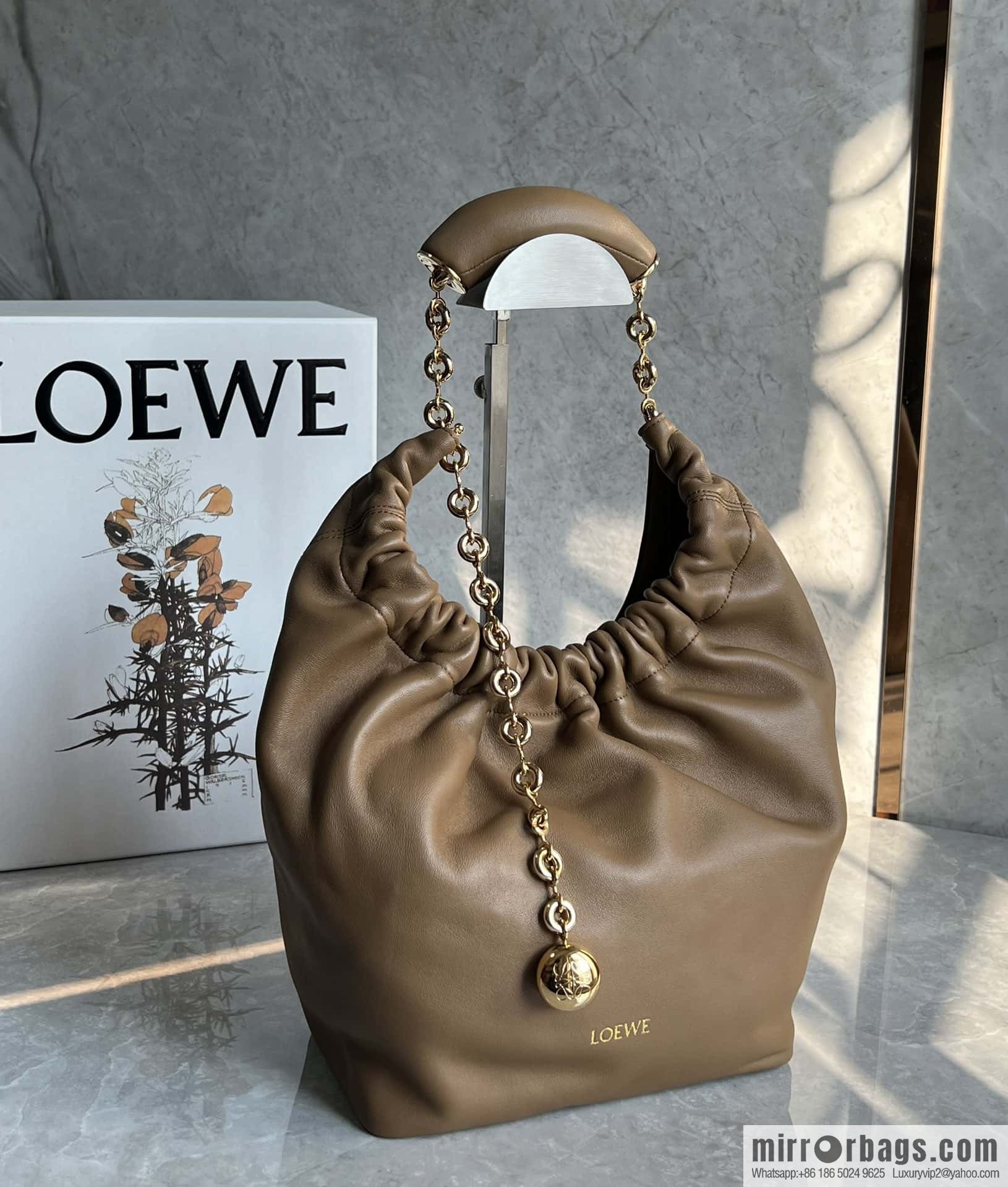 LOEWE Squeezed Underarm Bag 0701 Oak Brown 29.5CM