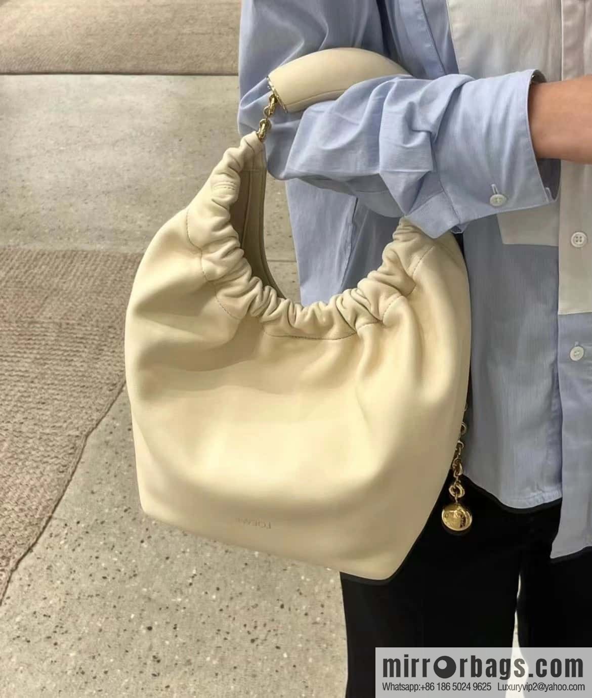 LOEWE Squeezed Underarm Bag 0701 White 29.5CM
