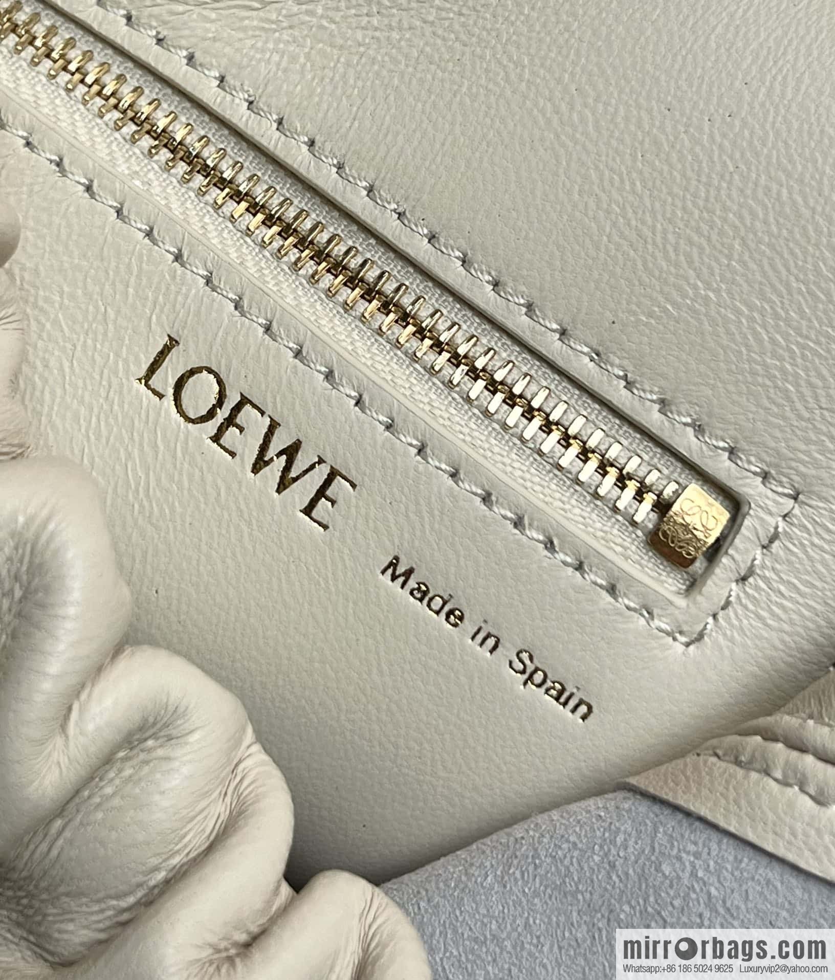 LOEWE Squeezed Underarm Bag 0701 White 29.5CM