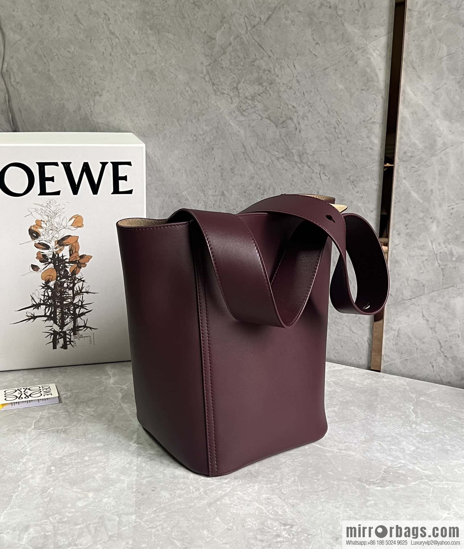 LOEWE Pebble bucket bag 0703 burgundy 24.5CM