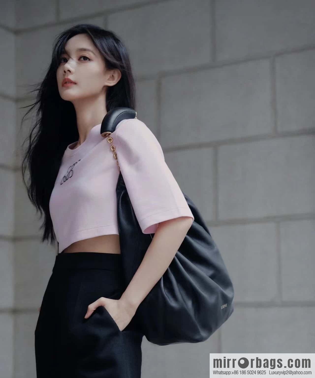 LOEWE Squeezed Underarm Bag 0701 black 29.5CM