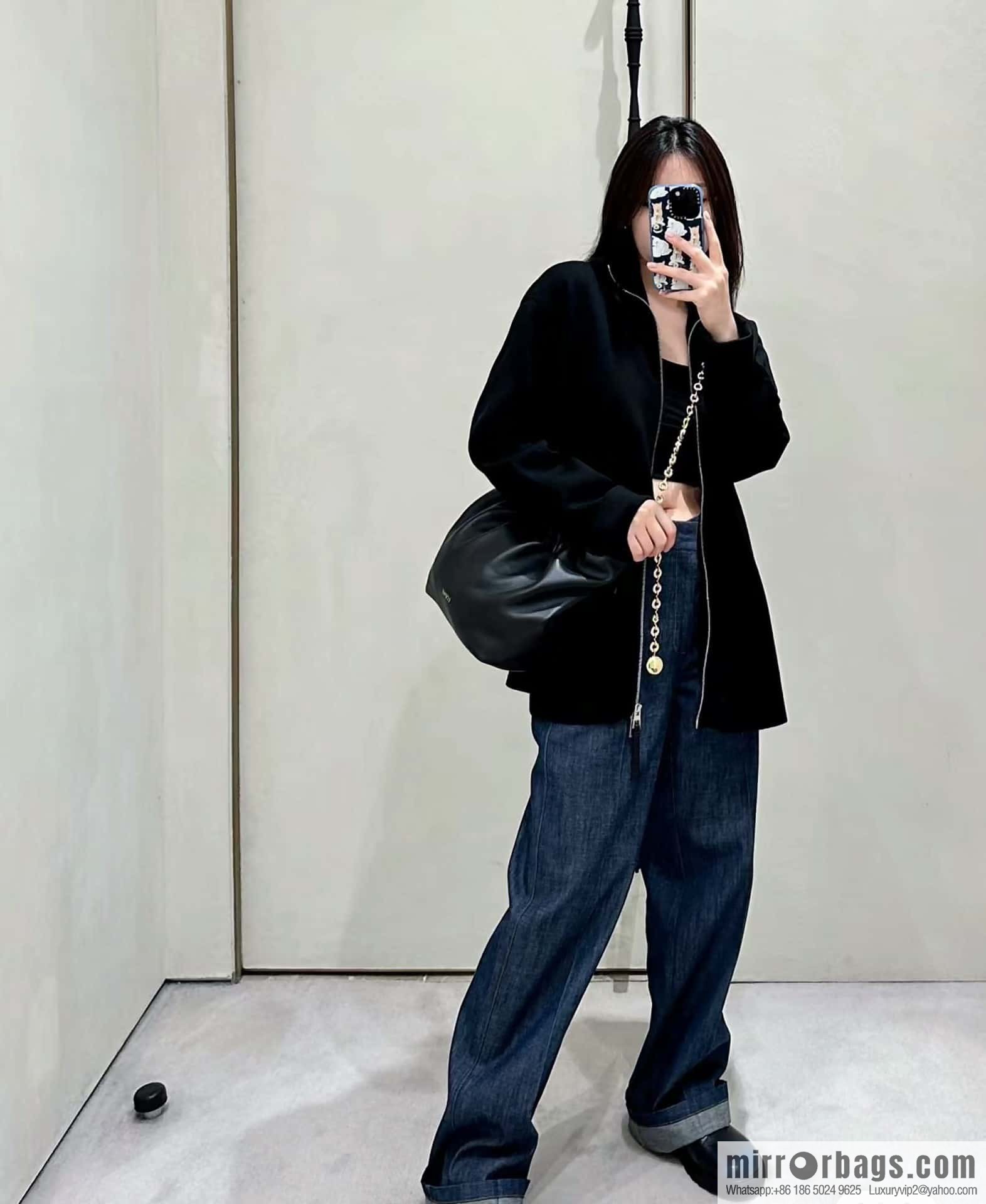 LOEWE Squeezed Underarm Bag 0701 black 29.5CM